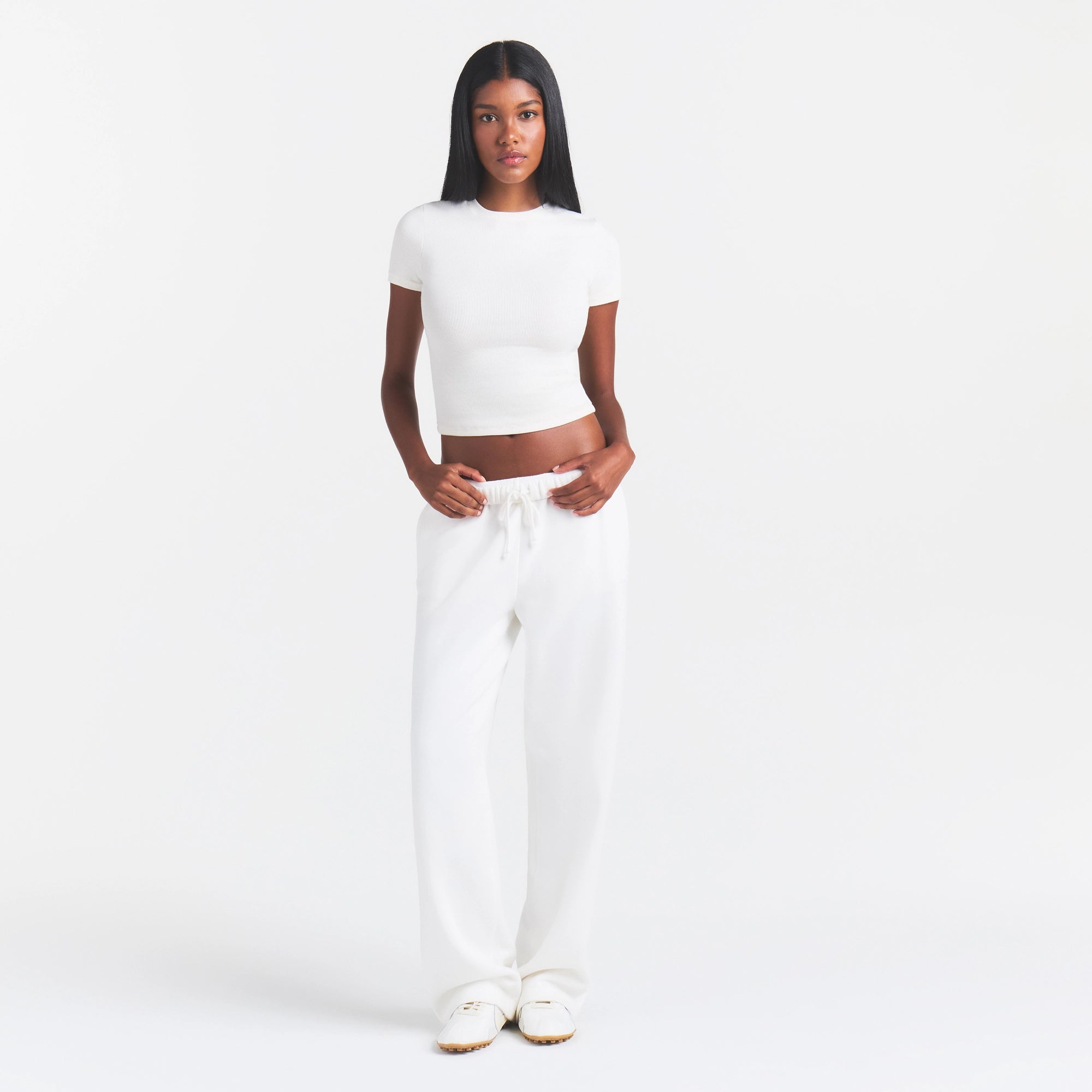 COTTON RIB T-SHIRT | MARBLE ON A MODEL FRONT VIEW @ | FOCUS: 0.0, 1.0, 0.9