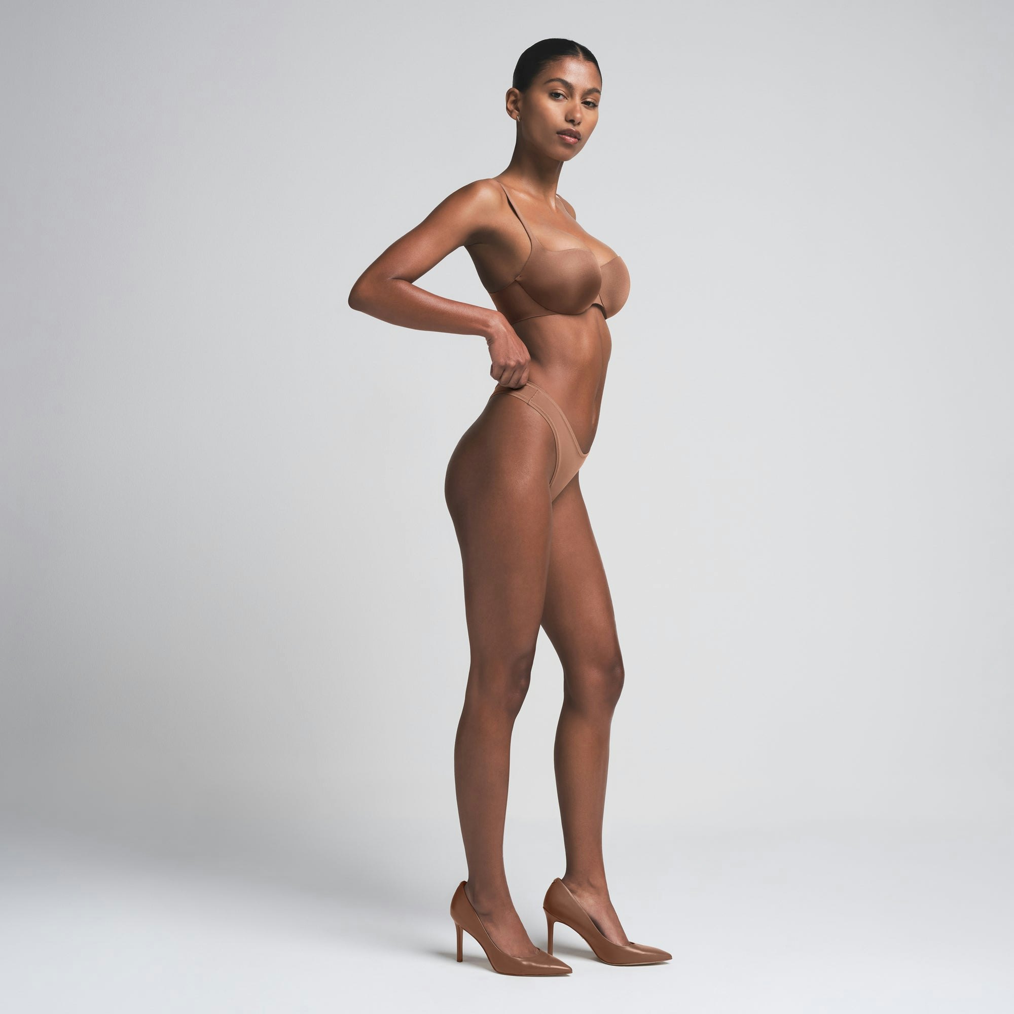 SKIMS ULTIMATE BALCONETTE PUSH-UP BRA | JASPER ON A MODEL FRONT VIEW | FOCUS: 0.0, 1.0, 0.9