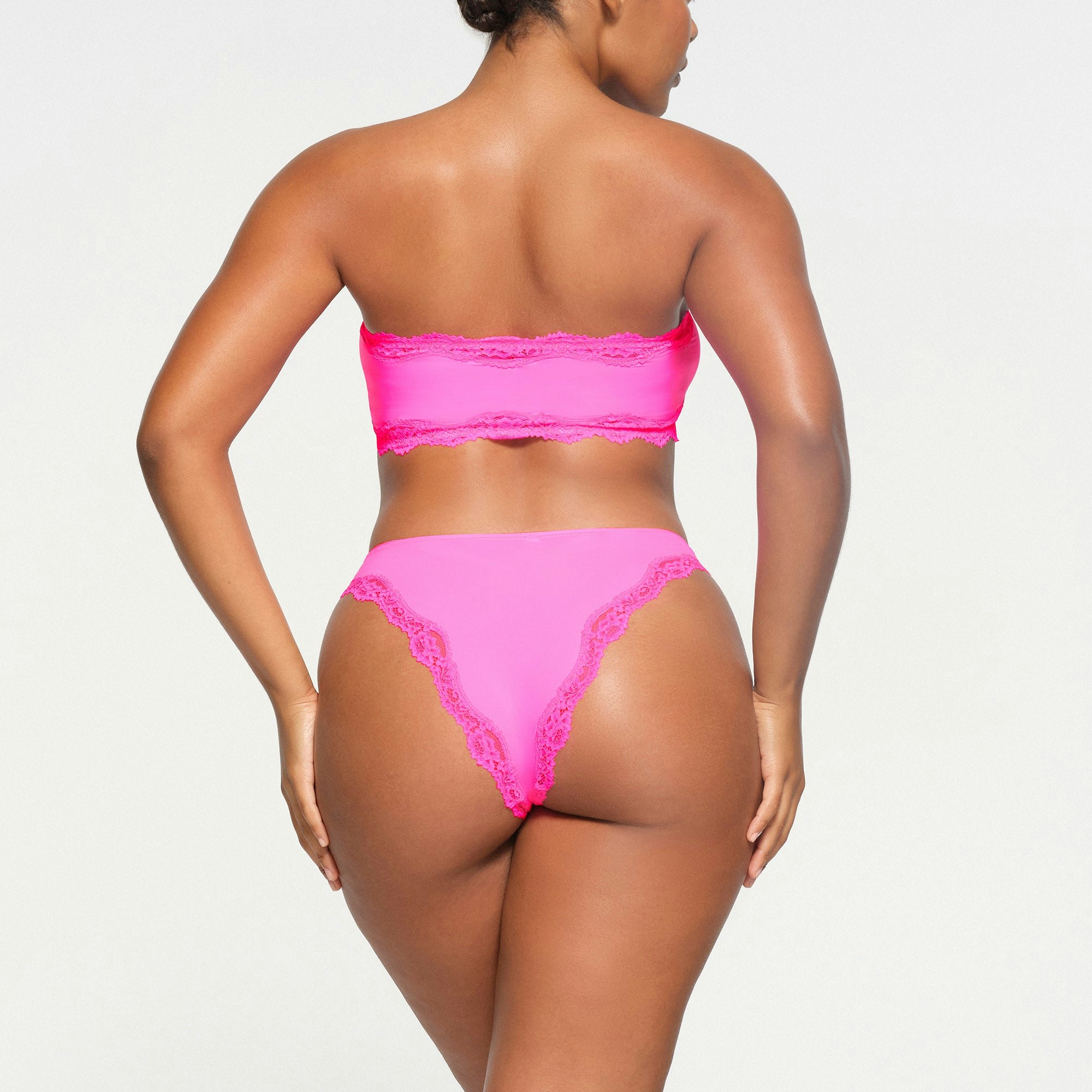 FITS EVERYBODY LACE BANDEAU | TAFFY MULTI ON A MODEL BACK VIEW