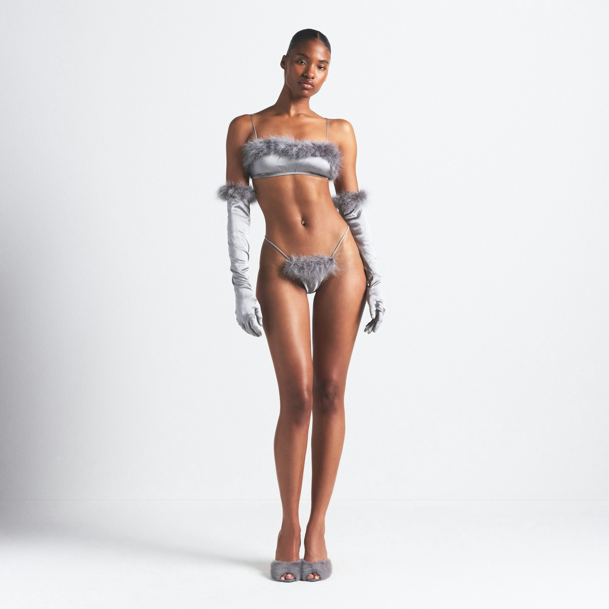 SILK FEATHER TRIM BANDEAU | MIRROR ON A MODEL FRONT VIEW @ | FOCUS: 0.0, 1.0, 0.9