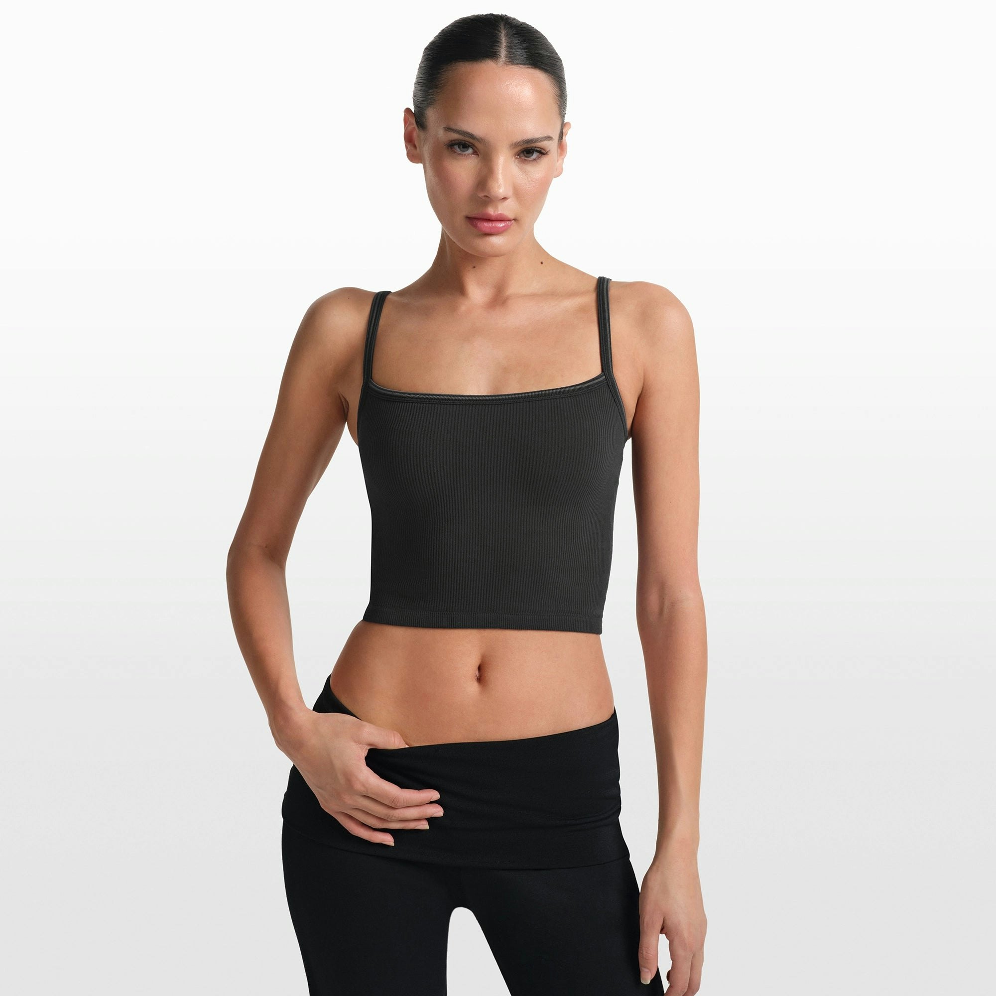 NikeSKIMS RIBBED SEAMLESS CAMI | OBSIDIAN/ARMOR ON A MODEL FRONT VIEW @ | FOCUS: 0.0, 1.0, 0.9