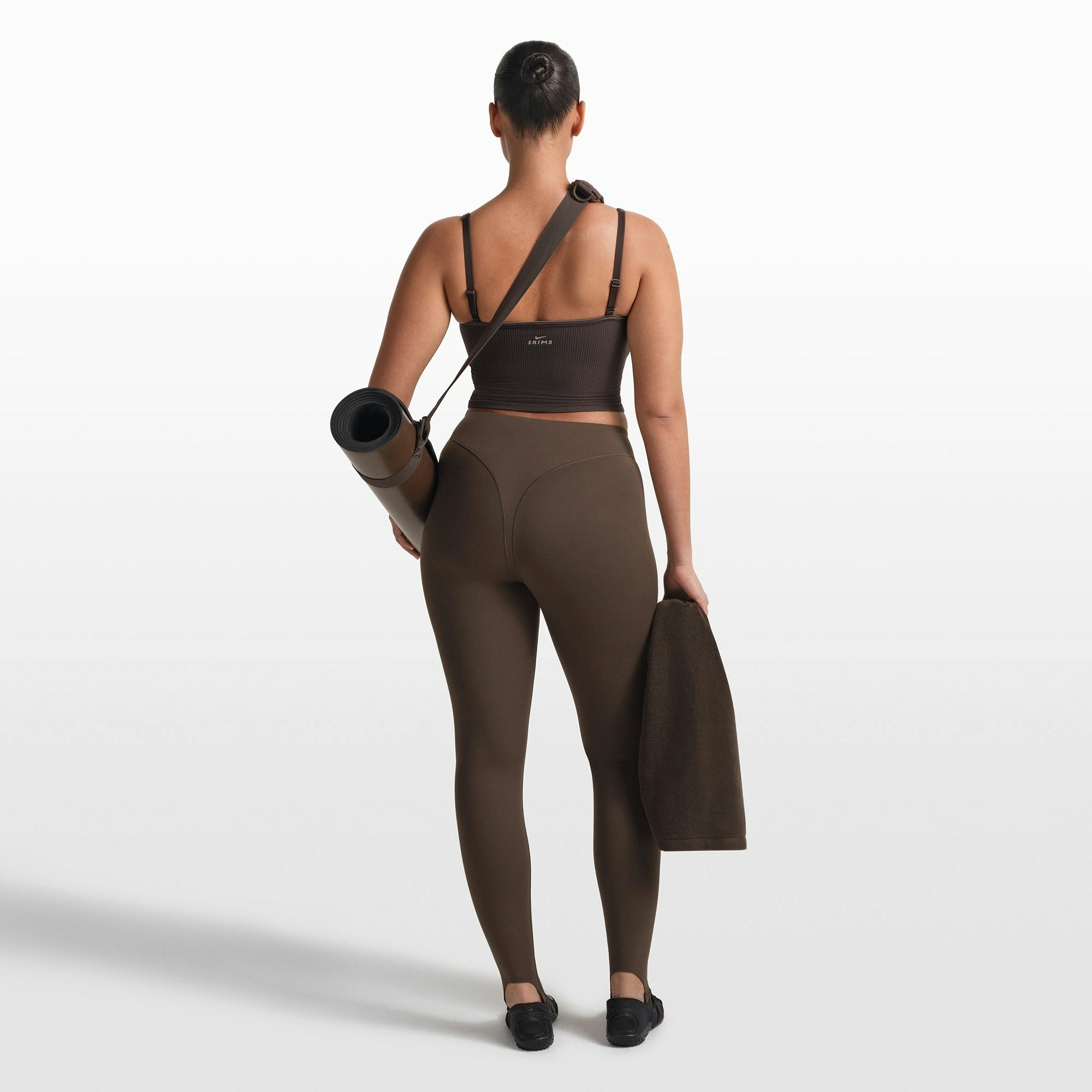 NikeSKIMS RIBBED SEAMLESS CAMI | PHOENIX/TRUFFLE ON A MODEL FRONT VIEW @ | FOCUS: 0.0, 1.0, 0.9