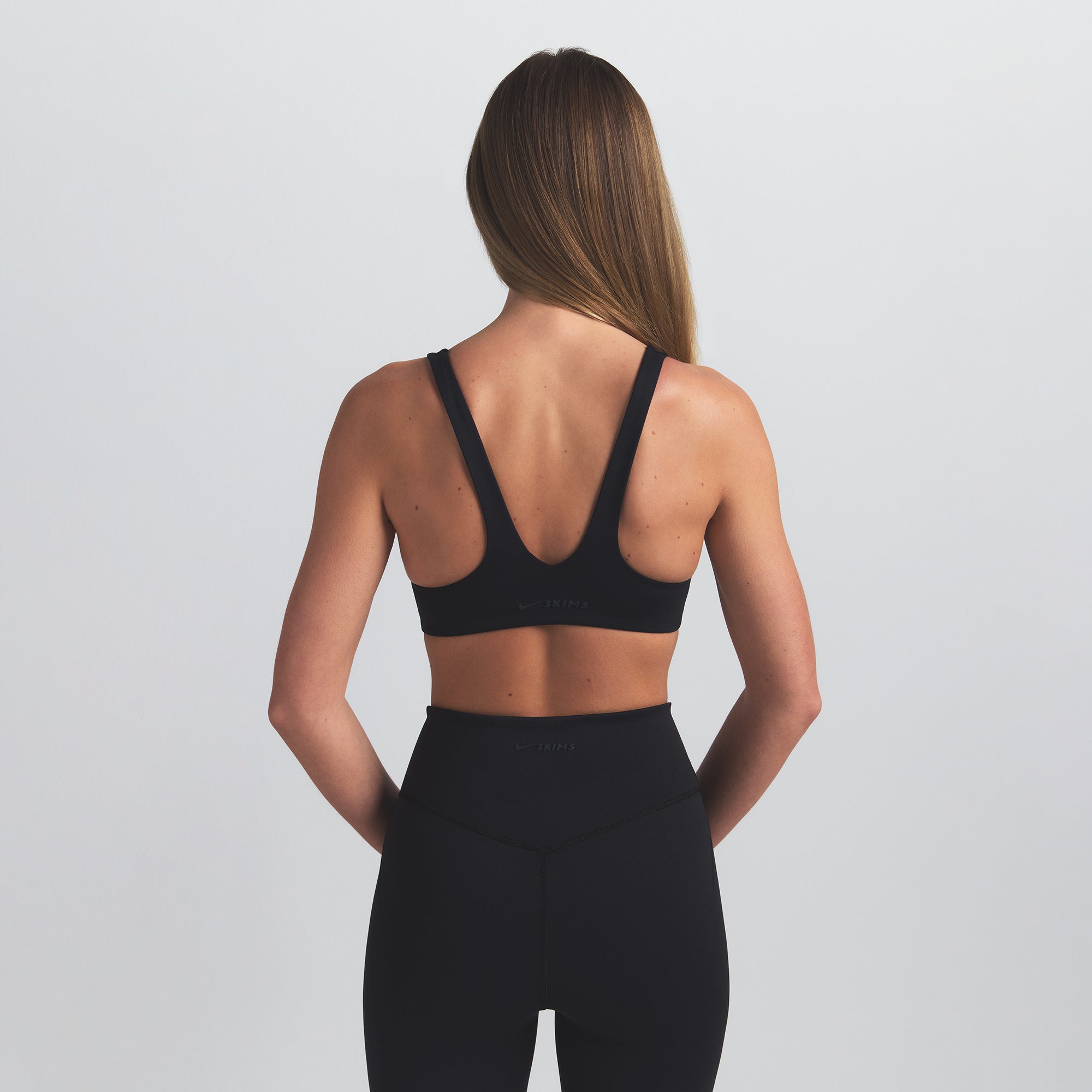 NikeSKIMS MATTE SHAPING SCOOP BRA | OBSIDIAN | SKIMS