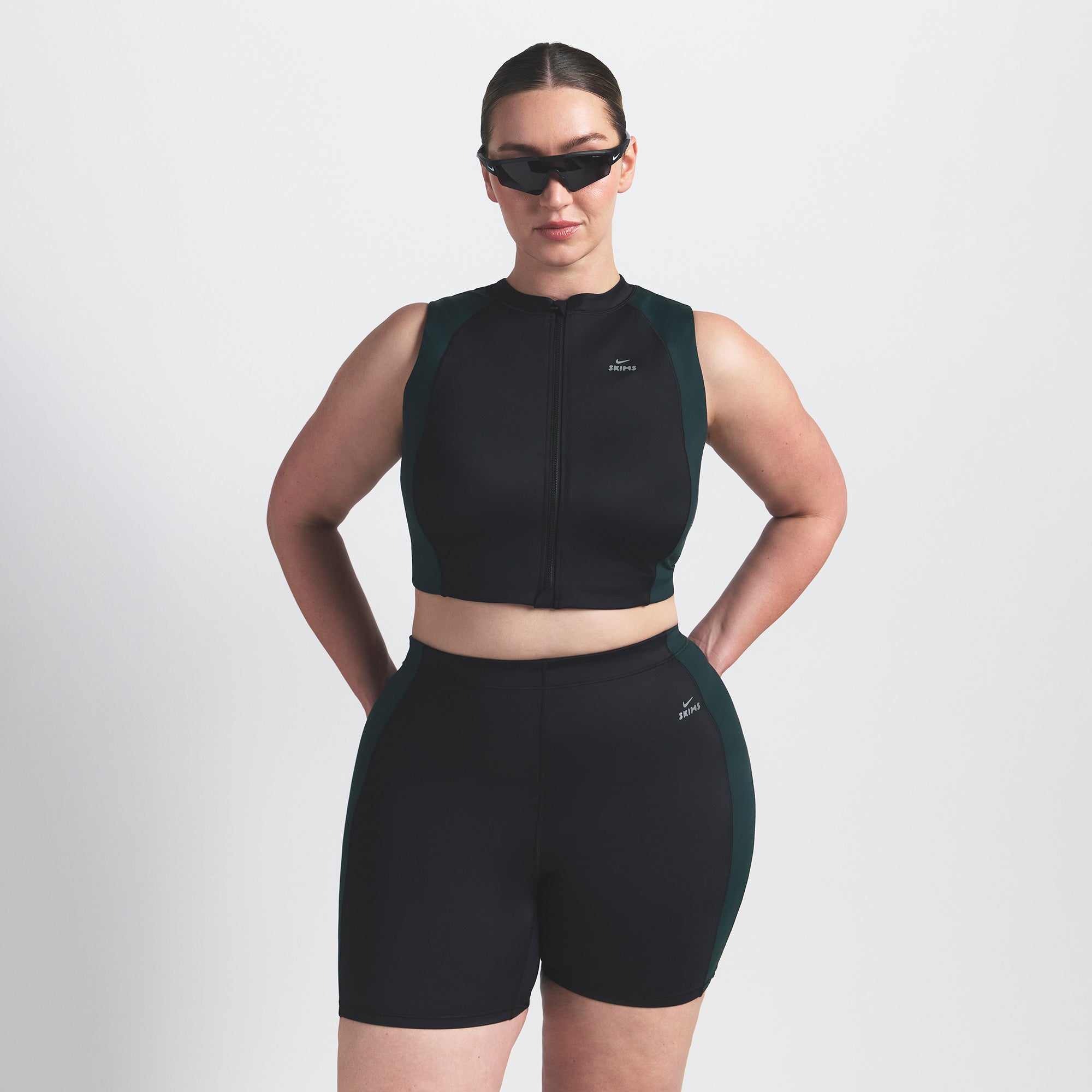 NikeSKIMS SHINE FRONT ZIP BRA | OBSIDIAN AND DARK TEAL | SKIMS