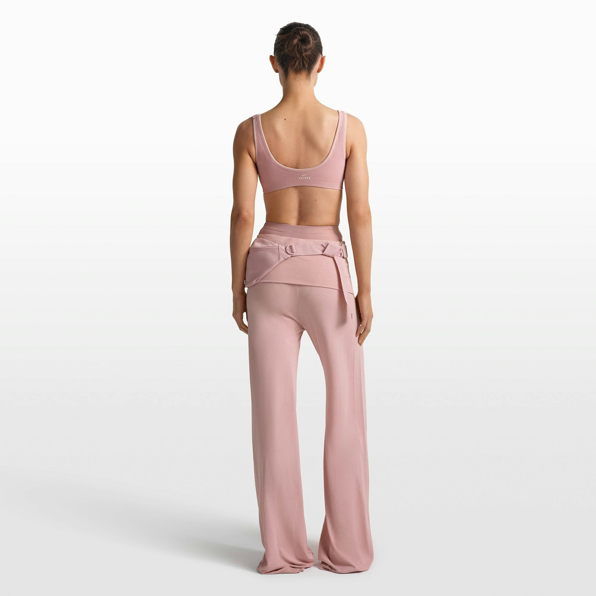 NikeSKIMS RIBBED SEAMLESS MICRO SCOOP BRA | HIMALAYAN/ECRU ON A MODEL FRONT VIEW @ | FOCUS: 0.0, 1.0, 0.9