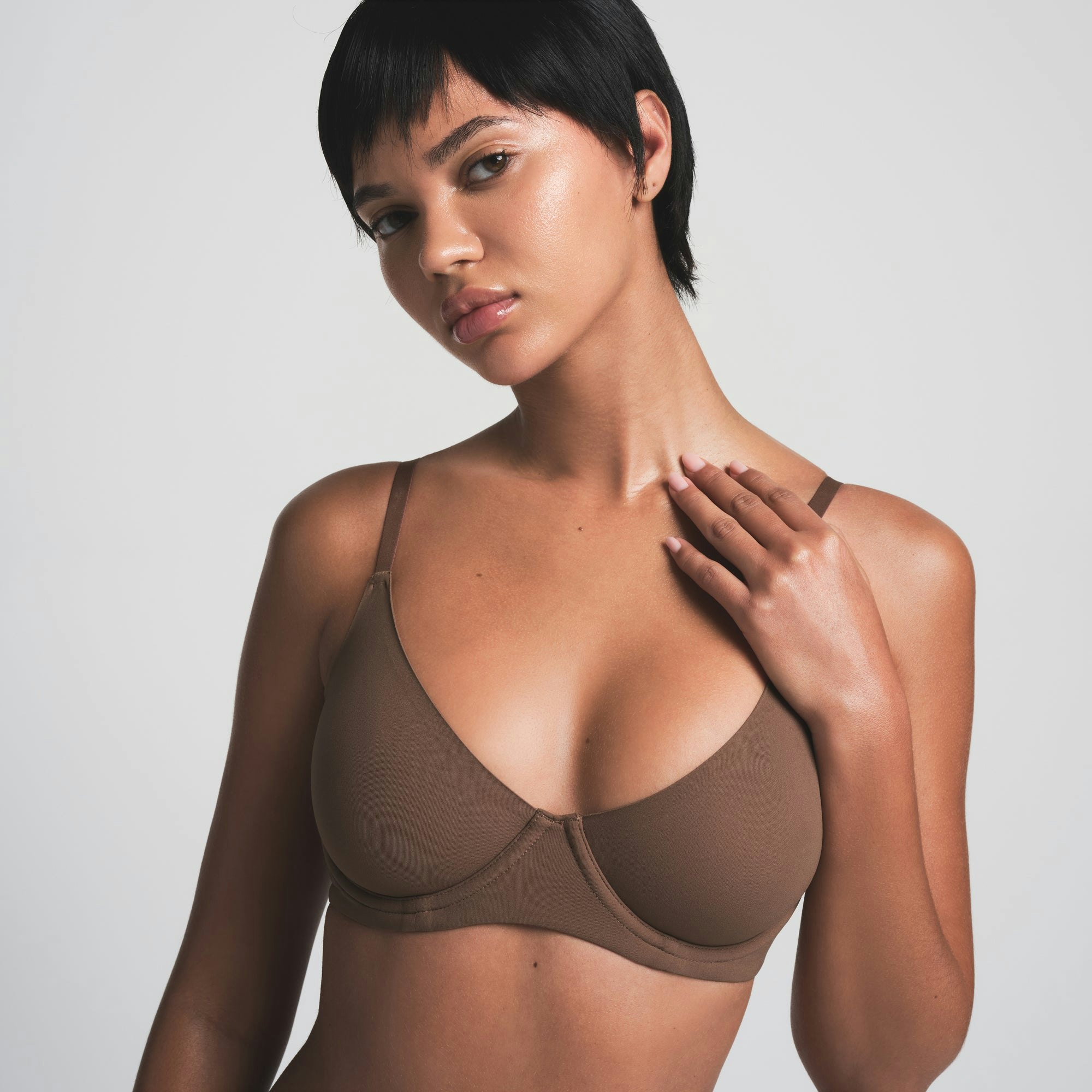 FITS EVERYBODY UNLINED DEMI BRA | JASPER ON A MODEL FRONT VIEW | FOCUS: 0.0, 1.0, 0.9