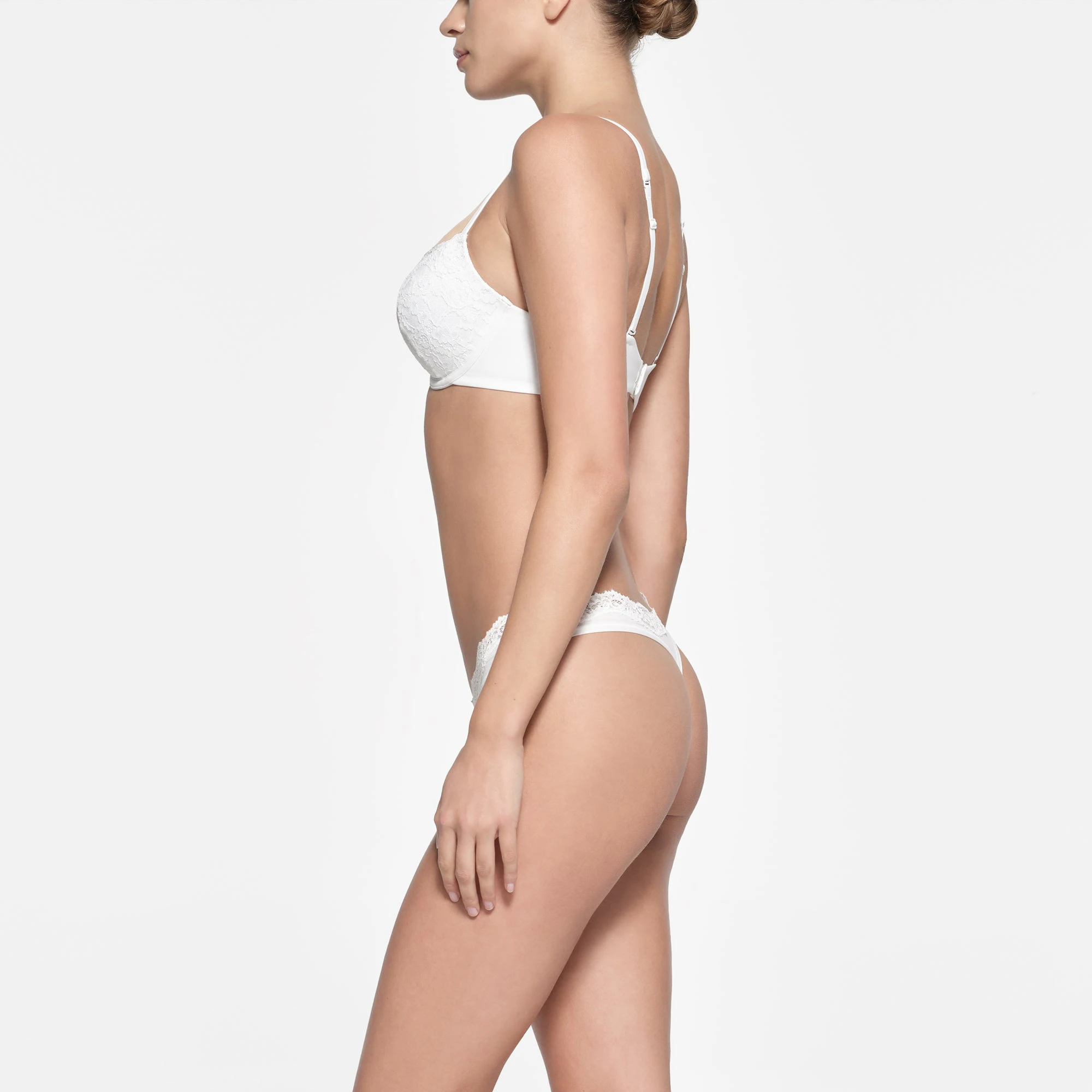 FITS EVERYBODY LACE PUSH-UP BRA | MARBLE ON A MODEL SIDE VIEW