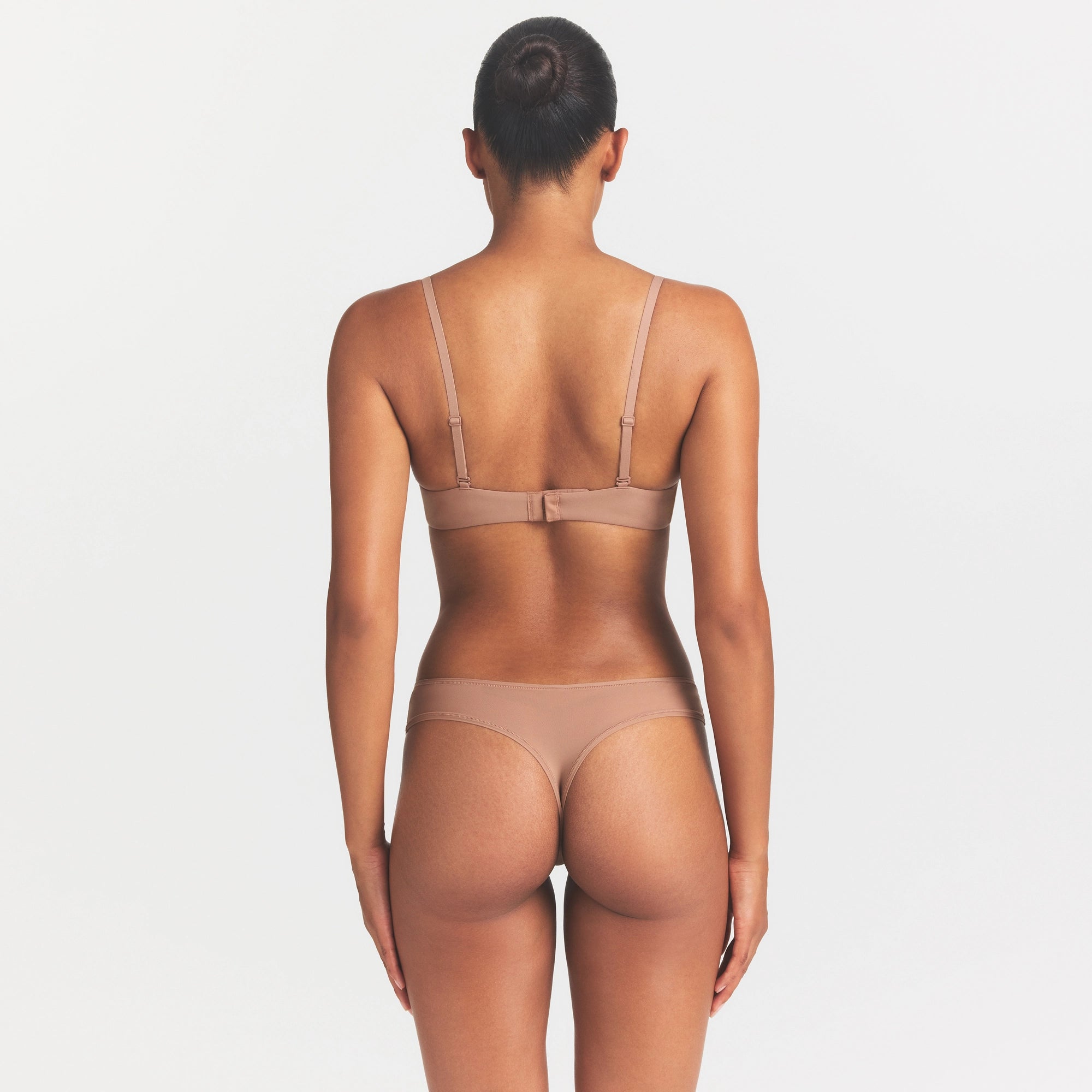 FITS EVERYBODY UNLINED DEMI BRA | SIENNA ON A MODEL SIDE VIEW @ | FOCUS: 0.0, 1.0, 0.9