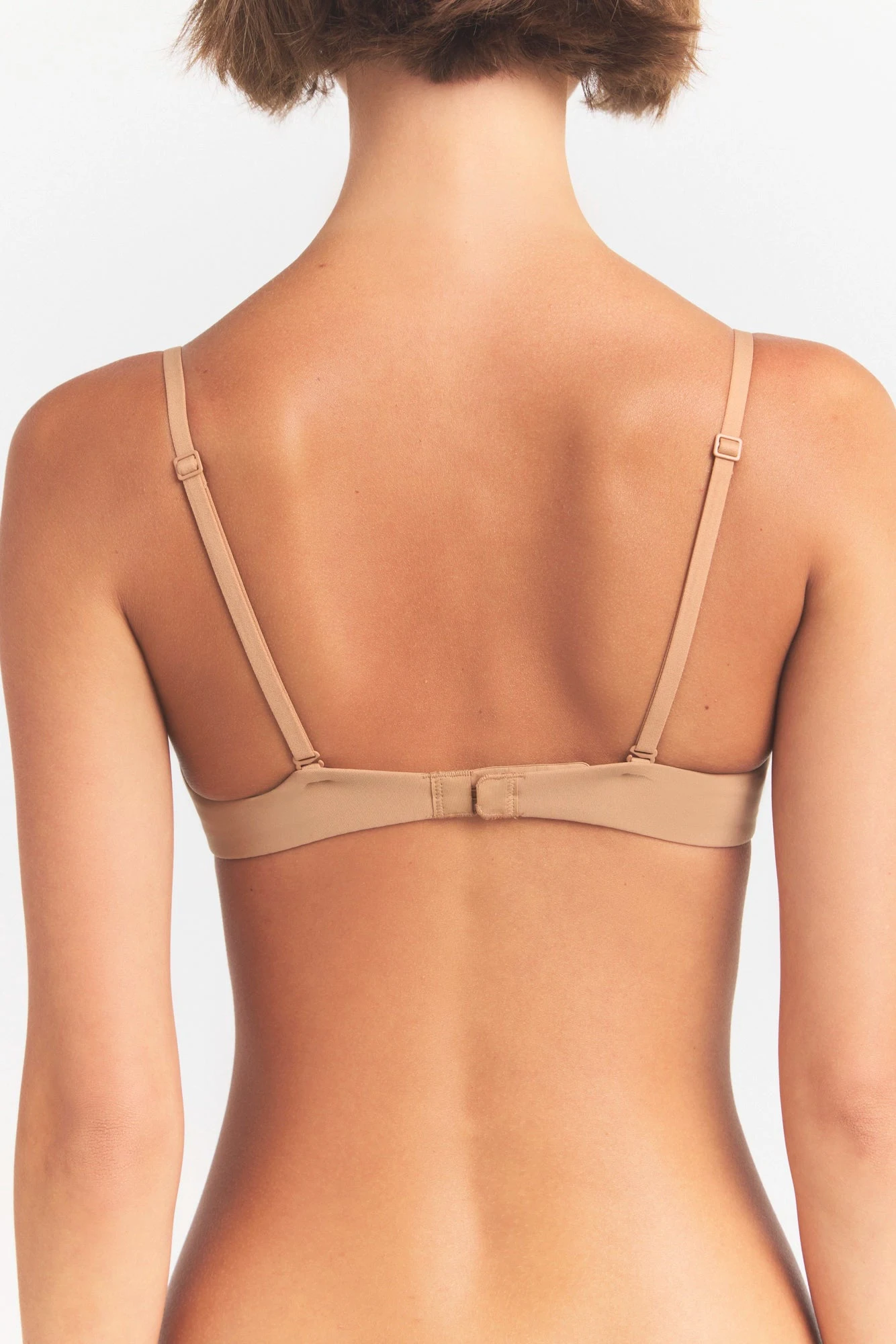 FITS EVERYBODY PUSH-UP BRA | OCHRE ON A MODEL SIDE VIEW