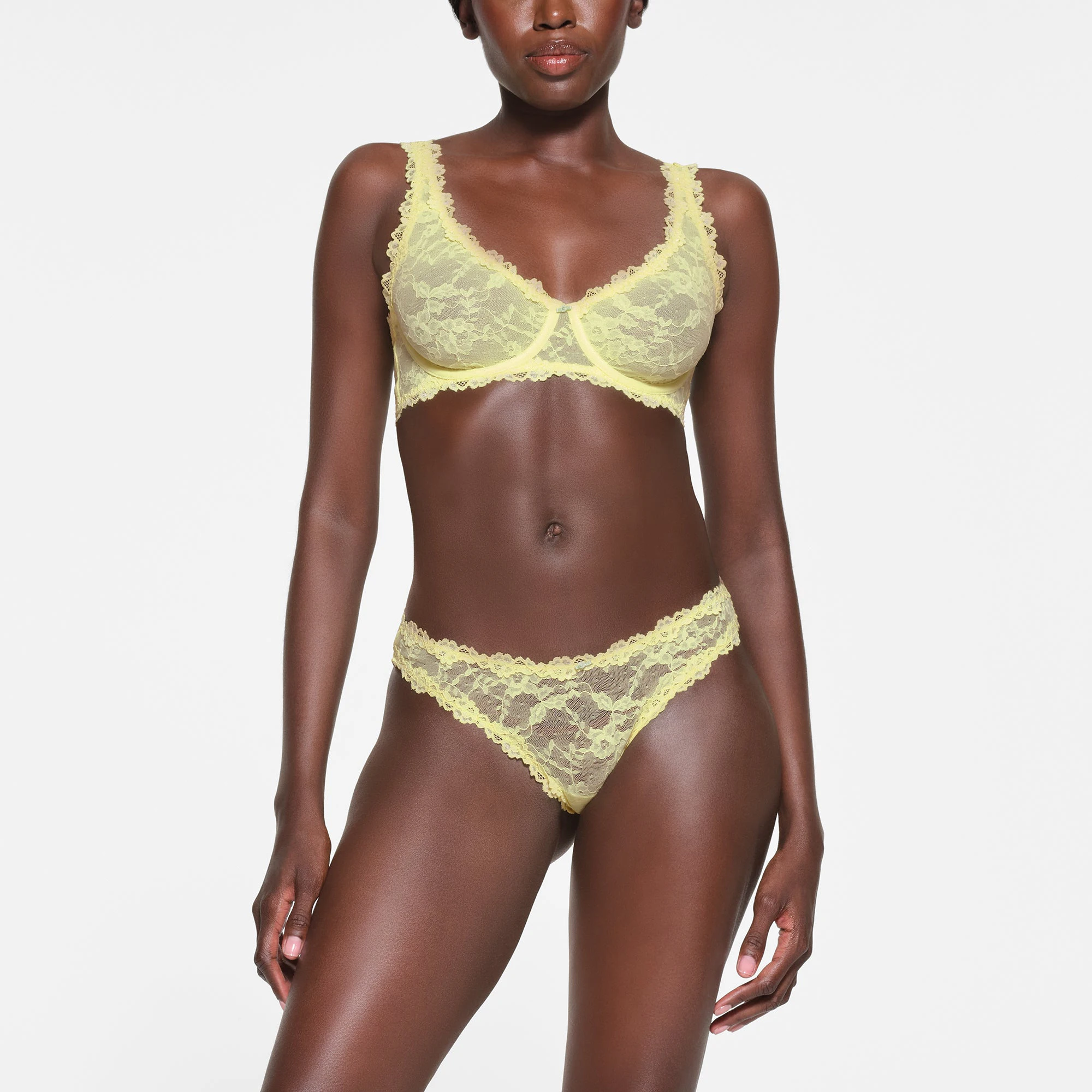 STRETCH LACE UNLINED FULL COVERAGE BRA | LEMONADE ON A MODEL FRONT VIEW