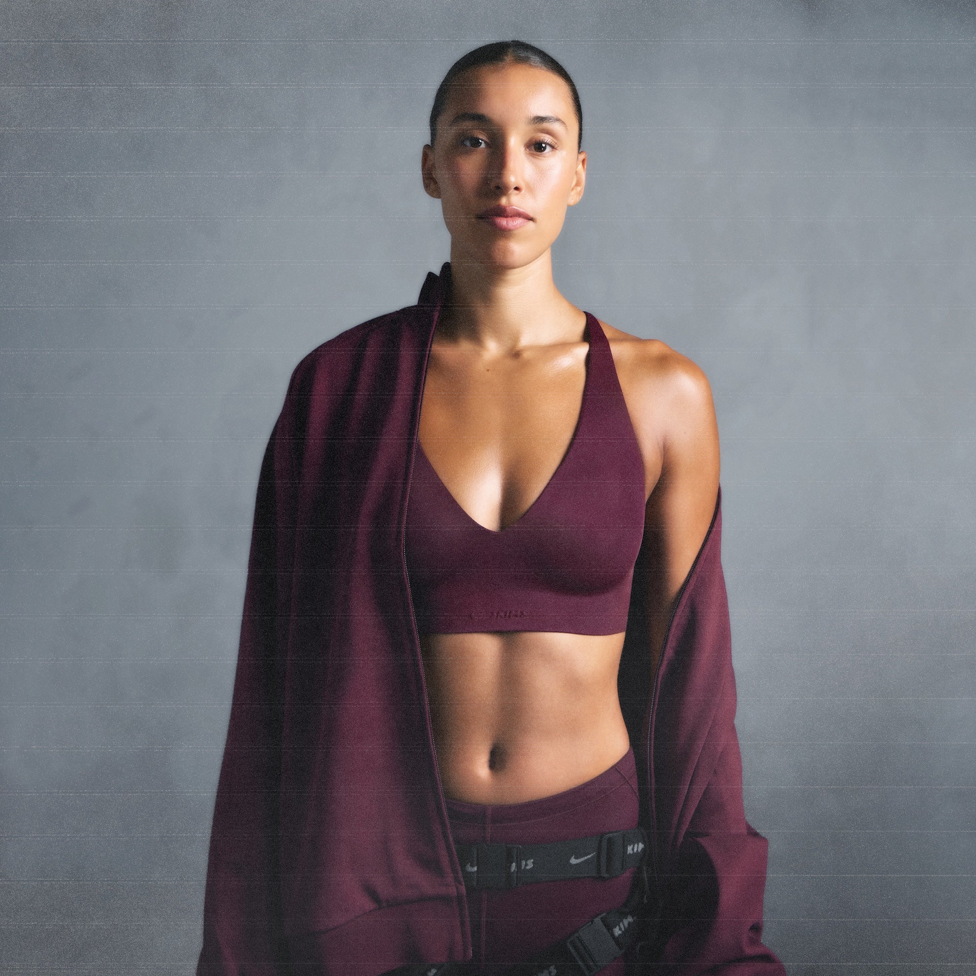 NikeSKIMS MATTE V-NECK BRA TOP | CURRANT | SKIMS