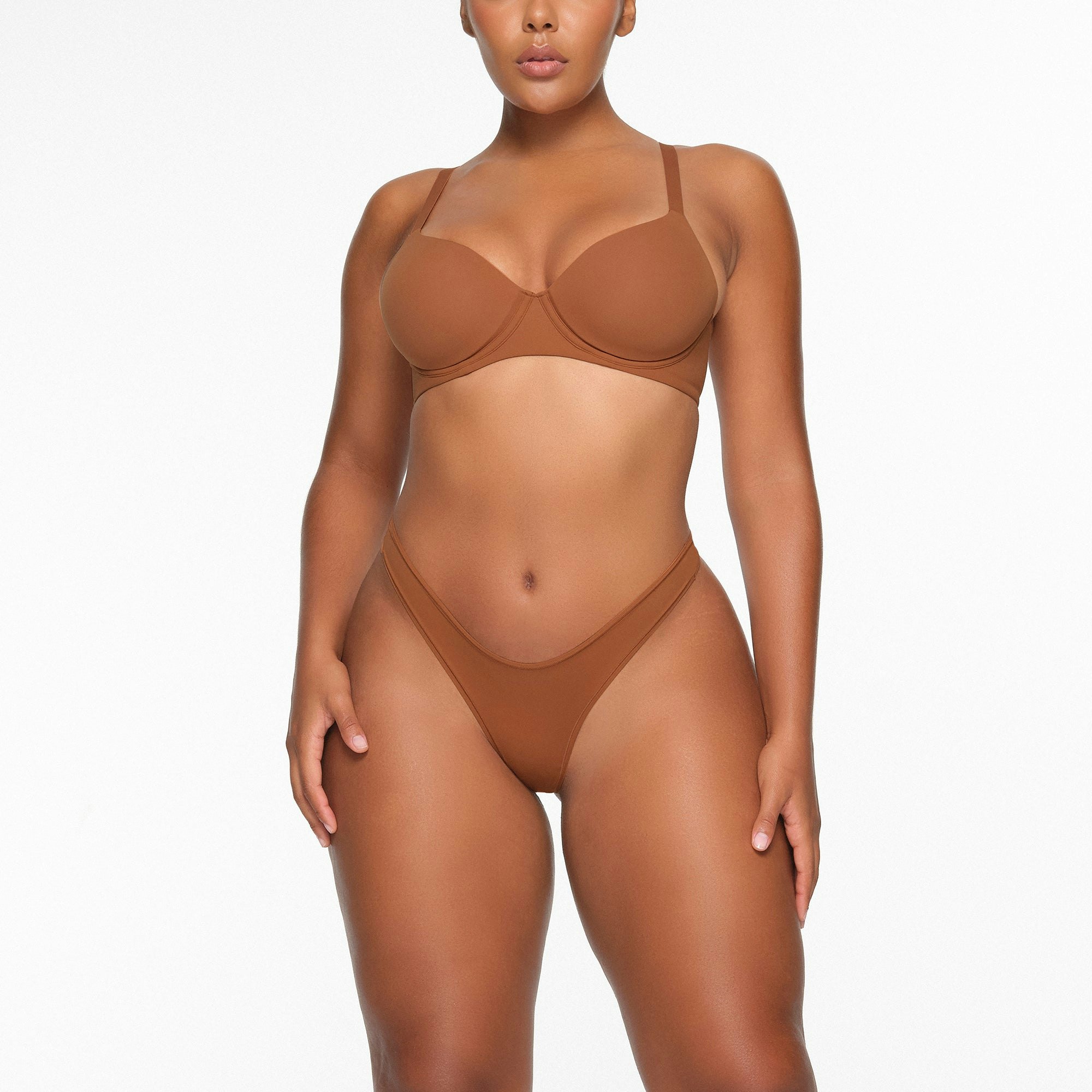 FITS EVERYBODY FULL COVERAGE LIGHTLY LINED BRA WORN BY A MODEL IN FRONT VIEW