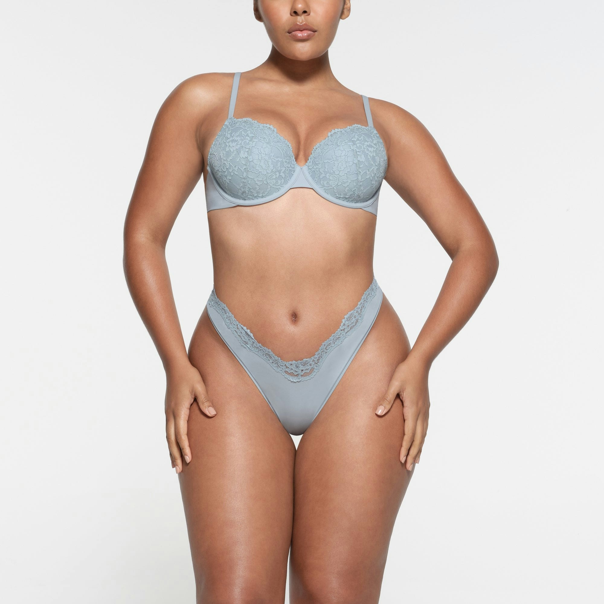 FITS EVERYBODY LACE T-SHIRT BRA | DENIM ON A MODEL FRONT VIEW