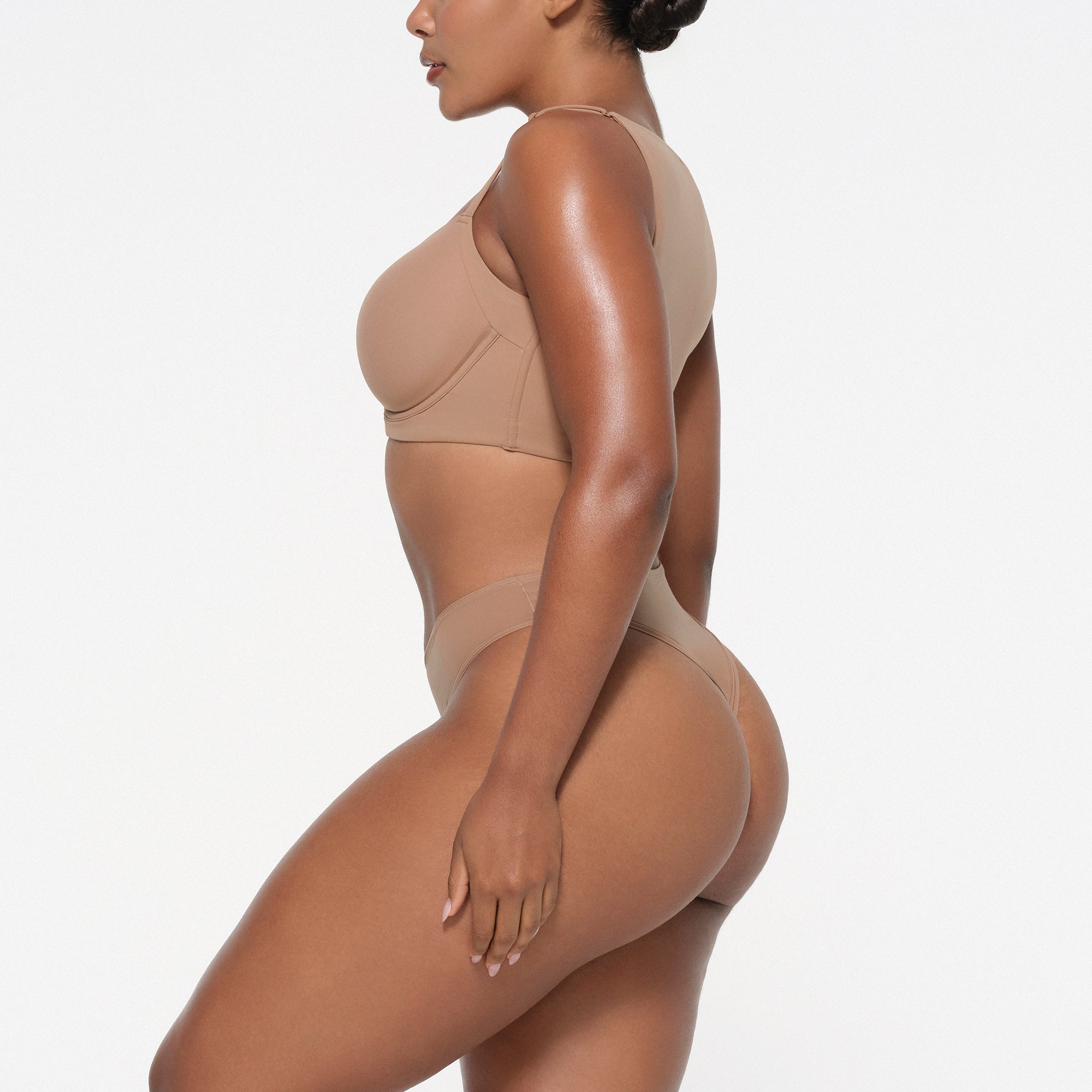 FITS EVERYBODY BACK SMOOTHING FULL COVERAGE BRA | SIENNA