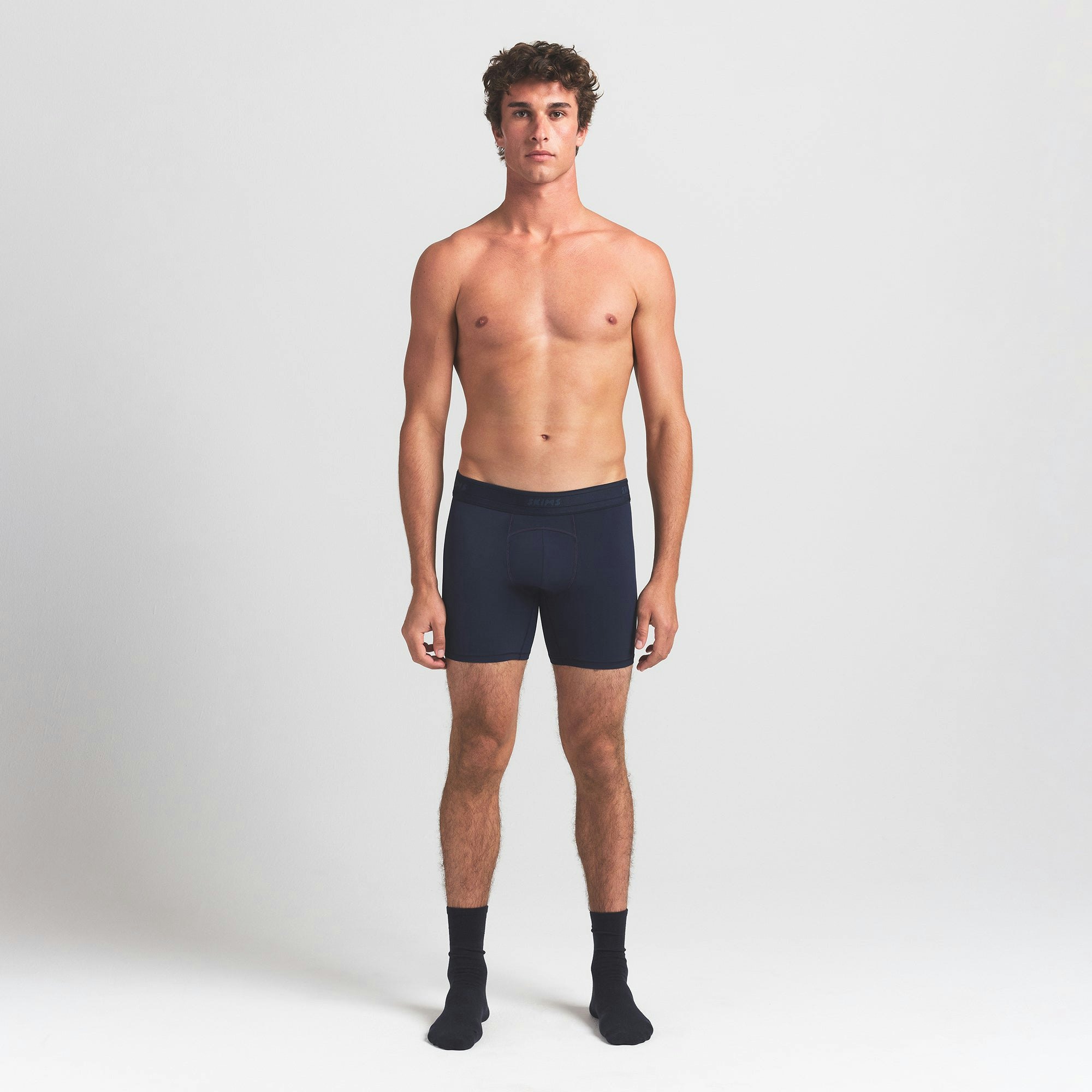 SKIMS FLEX MENS 5" BOXER BRIEF 3-PACK | NAVY GUNMETAL MULTI ON A MODEL FRONT VIEW @ | FOCUS: 0.0, 1.0, 0.9