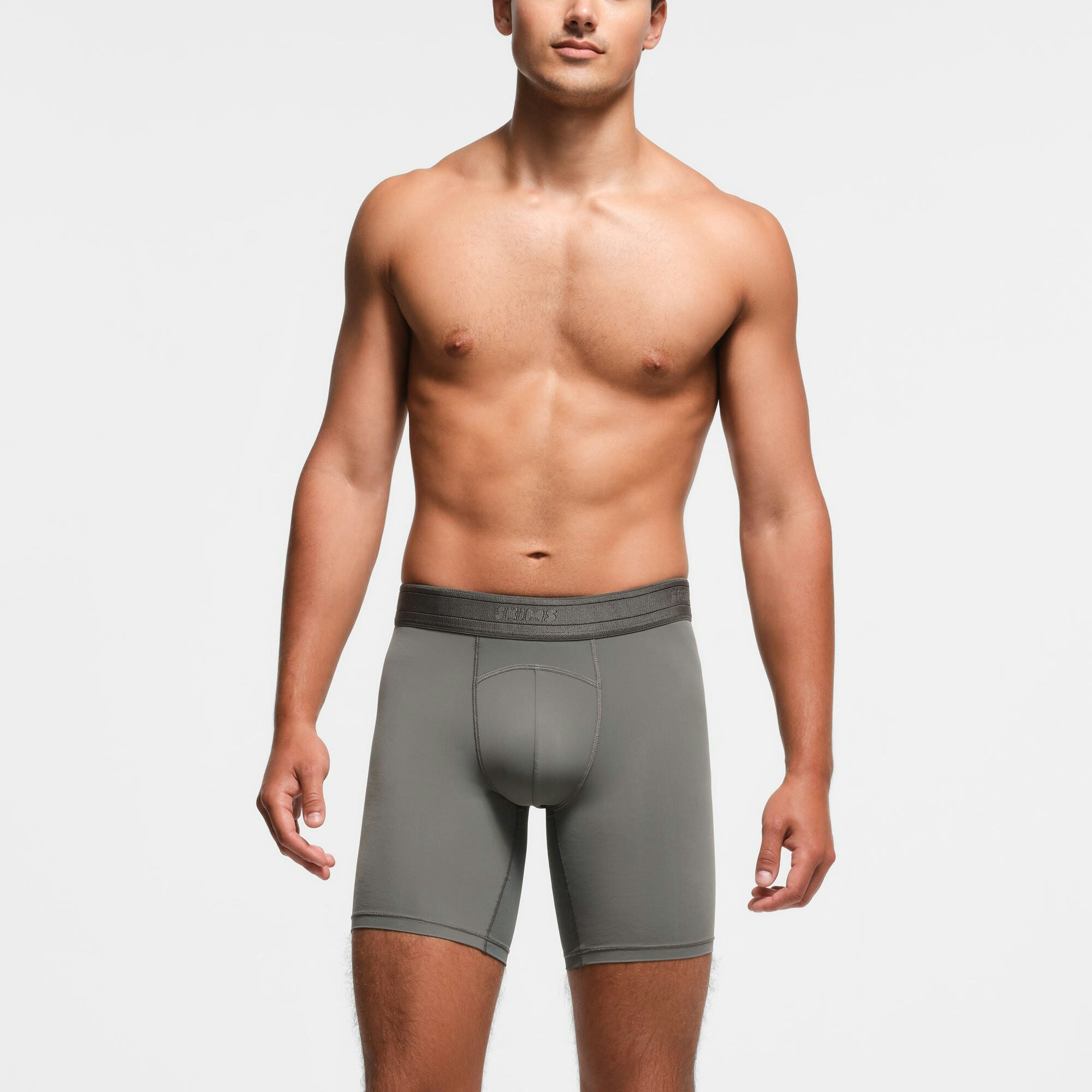 SKIMS SPORT MENS 7" BOXER BRIEF 3-PACK | OBSIDIAN MULTI ON A MODEL FRONT VIEW