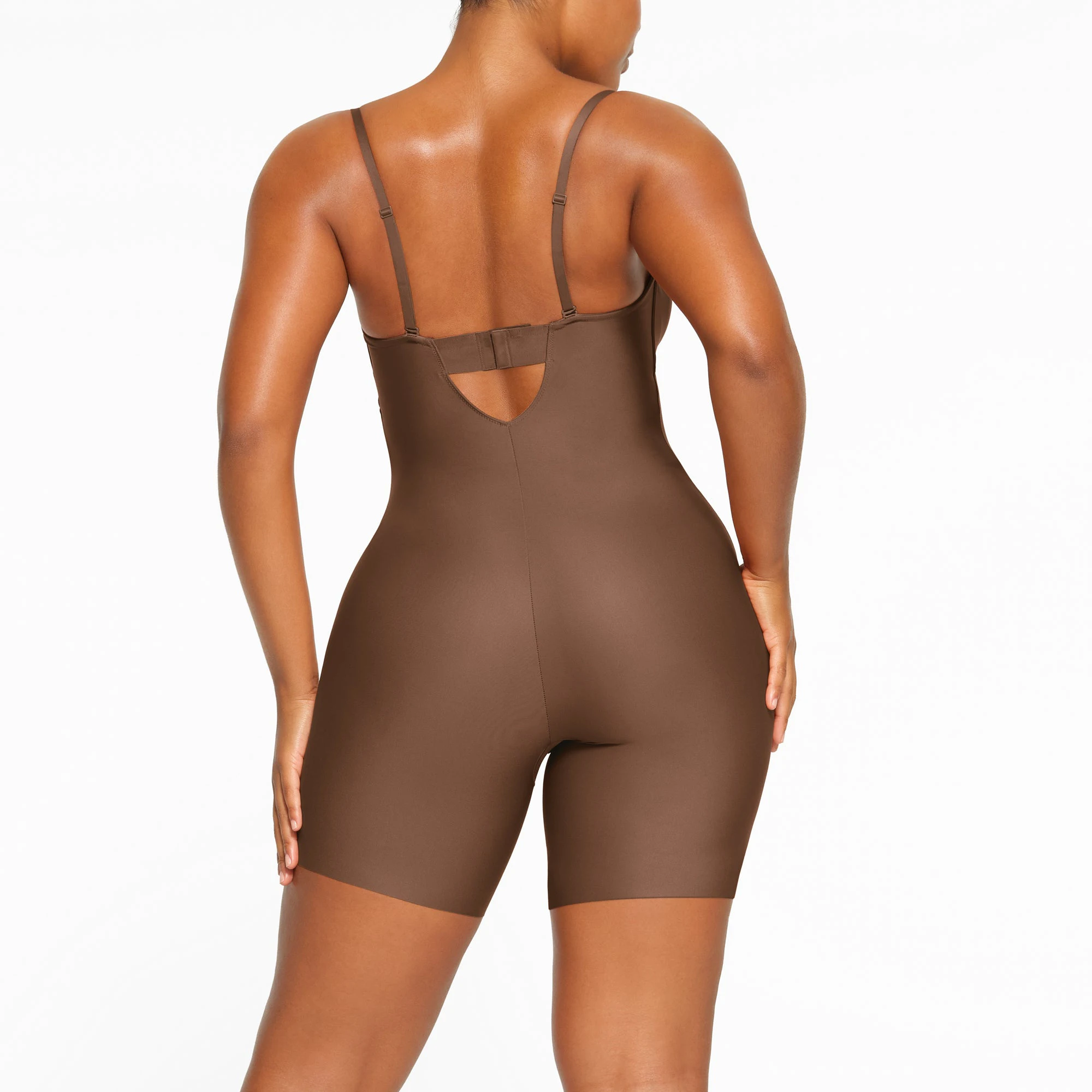 SKIMS BODY UNDERWIRE MID THIGH BODYSUIT | JASPER ON A MODEL BACK VIEW