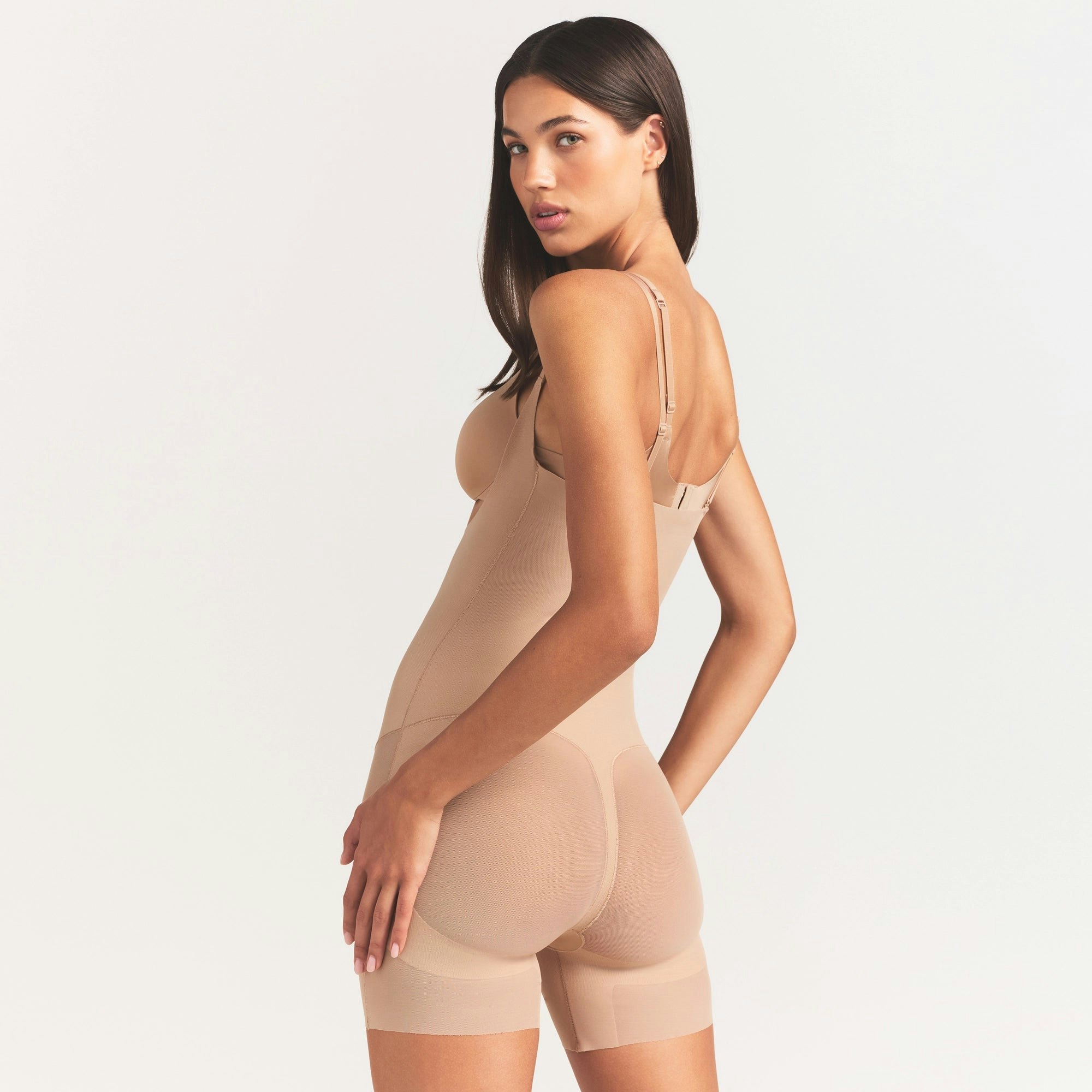 POWER MESH SHAPEWEAR CORE SCULPT OPEN BUST MID THIGH BODYSUIT | CLAY ON A MODEL SIDE VIEW @ | FOCUS: 0.0, 1.0, 0.9