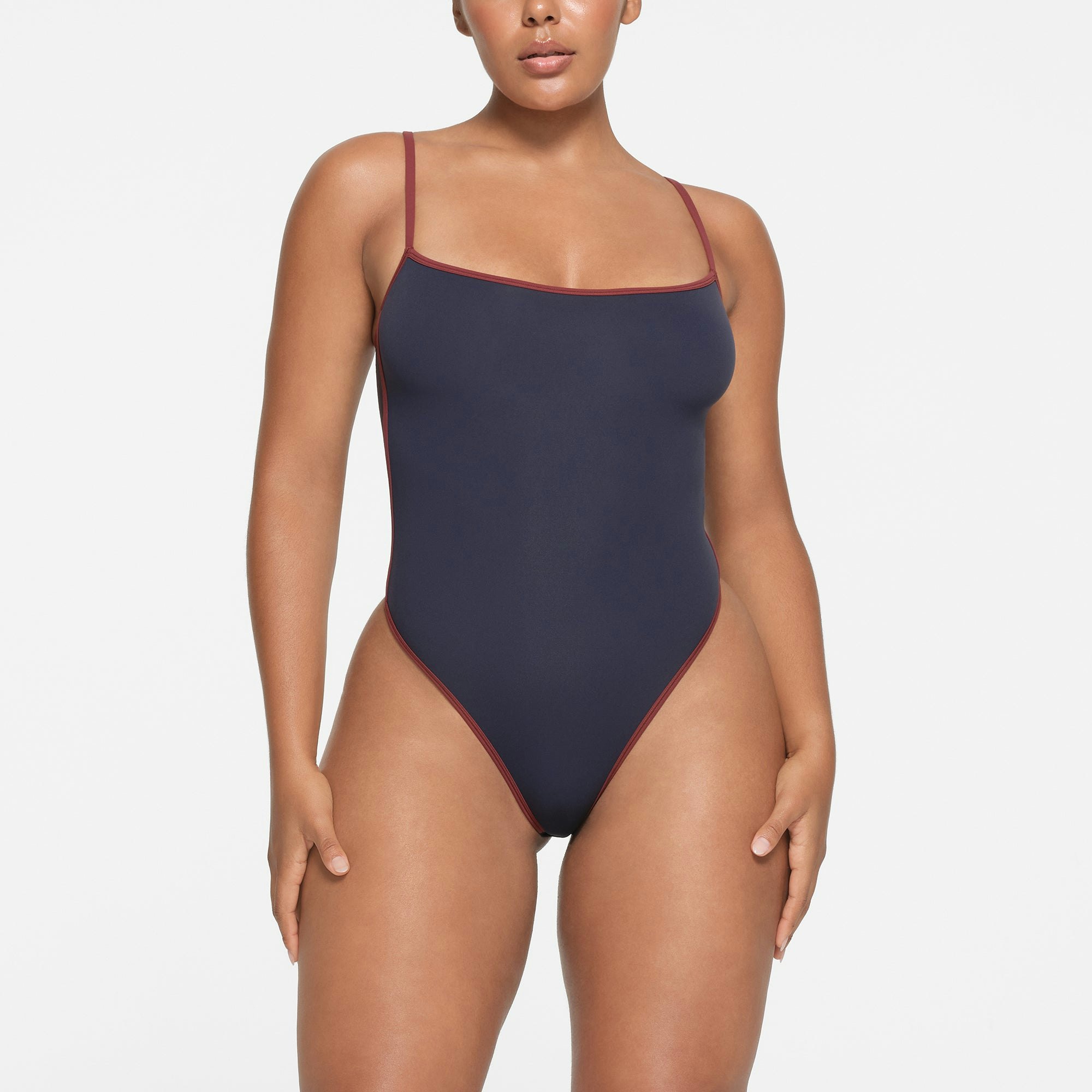 FITS EVERYBODY CONTRAST TRIM SCOOP NECK BODYSUIT | NAVY ON A MODEL FRONT VIEW