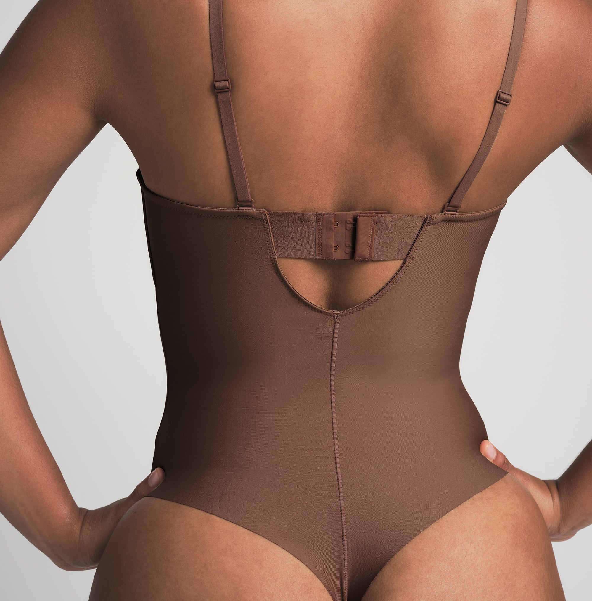 バレエ SKIMS THONG BODYSUIT SEAMLESS SCULPT THONG BODYSUIT | ONYX