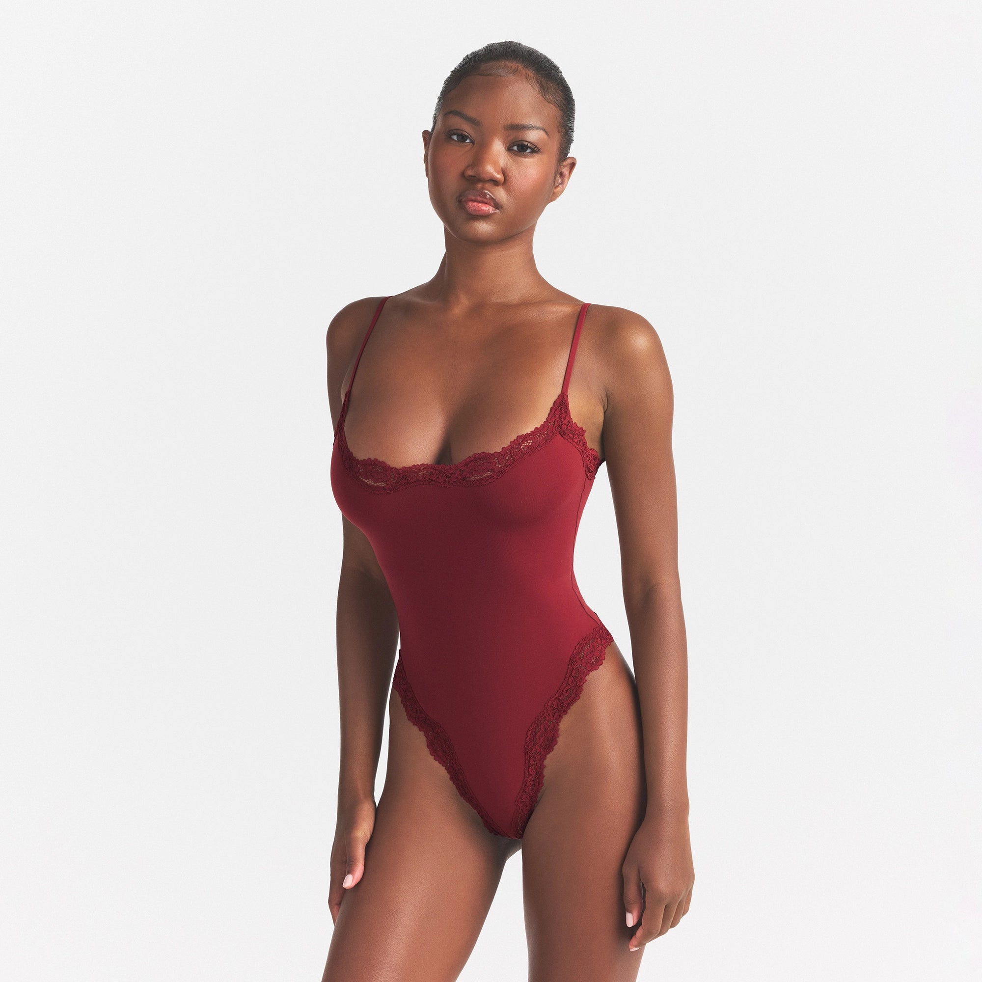 FITS EVERYBODY LACE CAMI BODYSUIT | MERLOT ON A MODEL SIDE VIEW