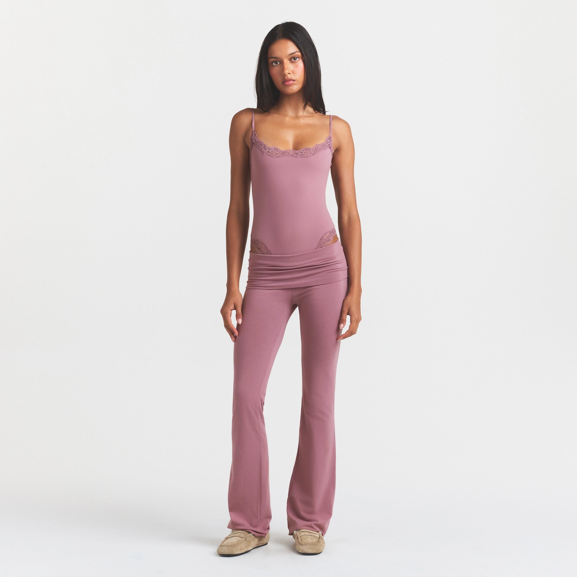 FITS EVERYBODY LACE CAMI BODYSUIT | MUTED MAUVE ON A MODEL FRONT VIEW @ | FOCUS: 0.0, 1.0, 0.9