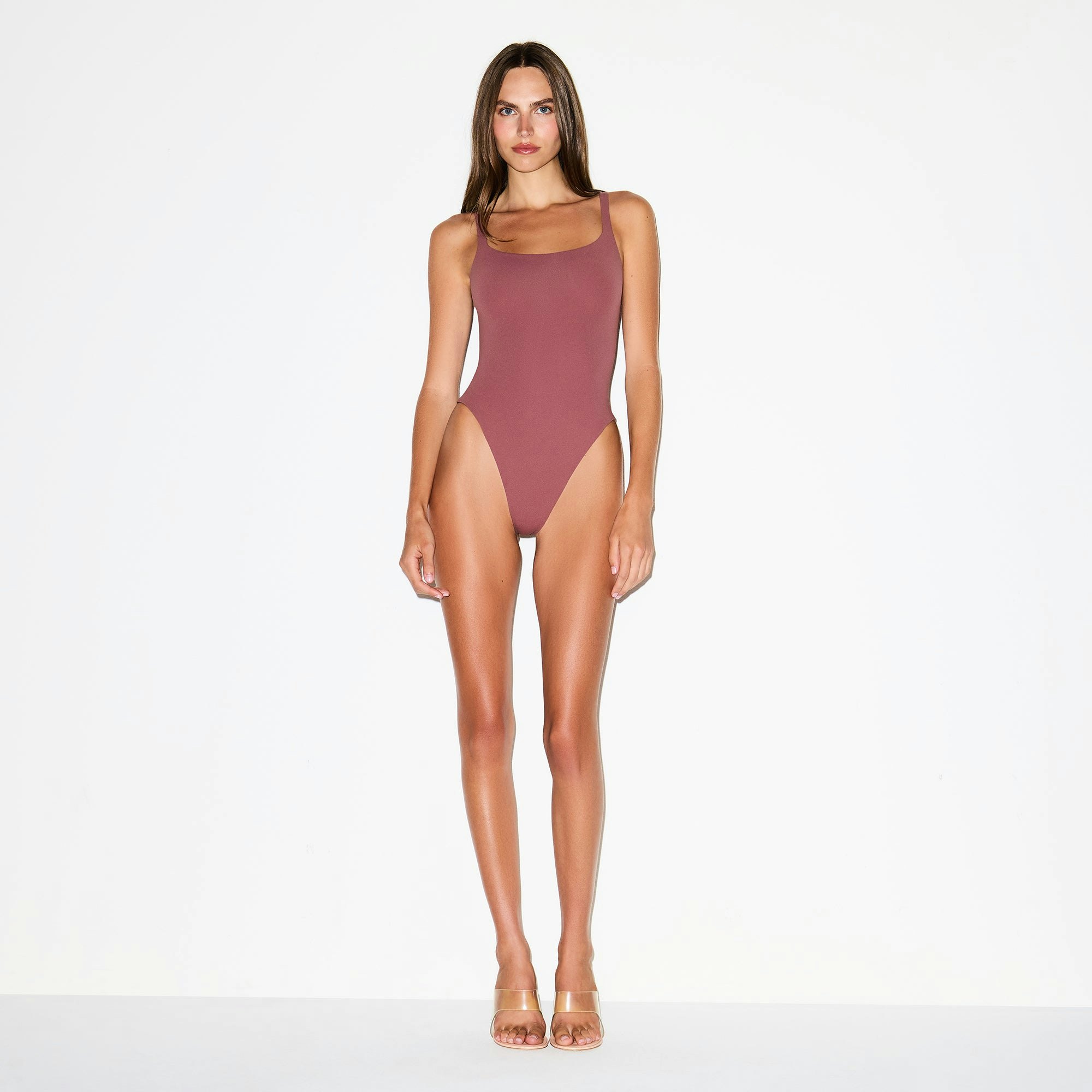 FITS EVERYBODY SQUARE NECK BODYSUIT | BEET ON A MODEL FRONT VIEW @ | FOCUS: 0.0, 1.0, 0.9