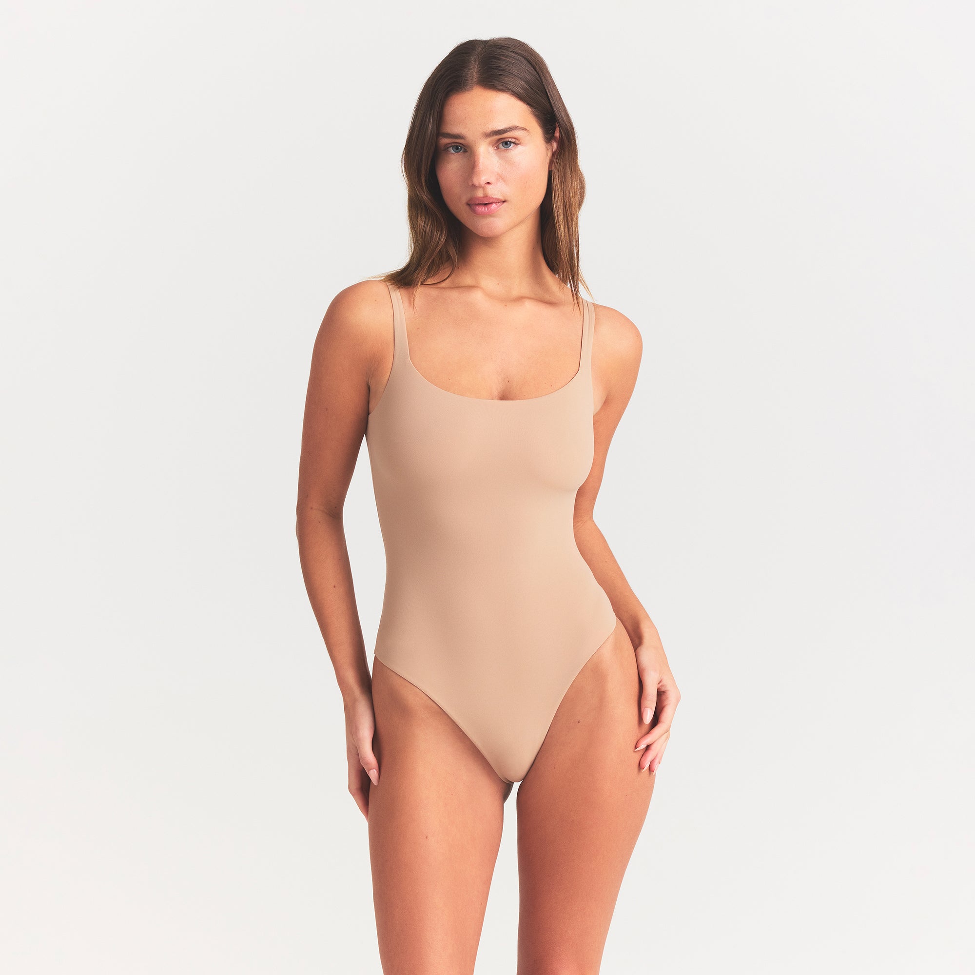 FITS EVERYBODY SQUARE NECK BODYSUIT | CLAY ON A MODEL FRONT VIEW @ | FOCUS: 0.0, 1.0, 0.9