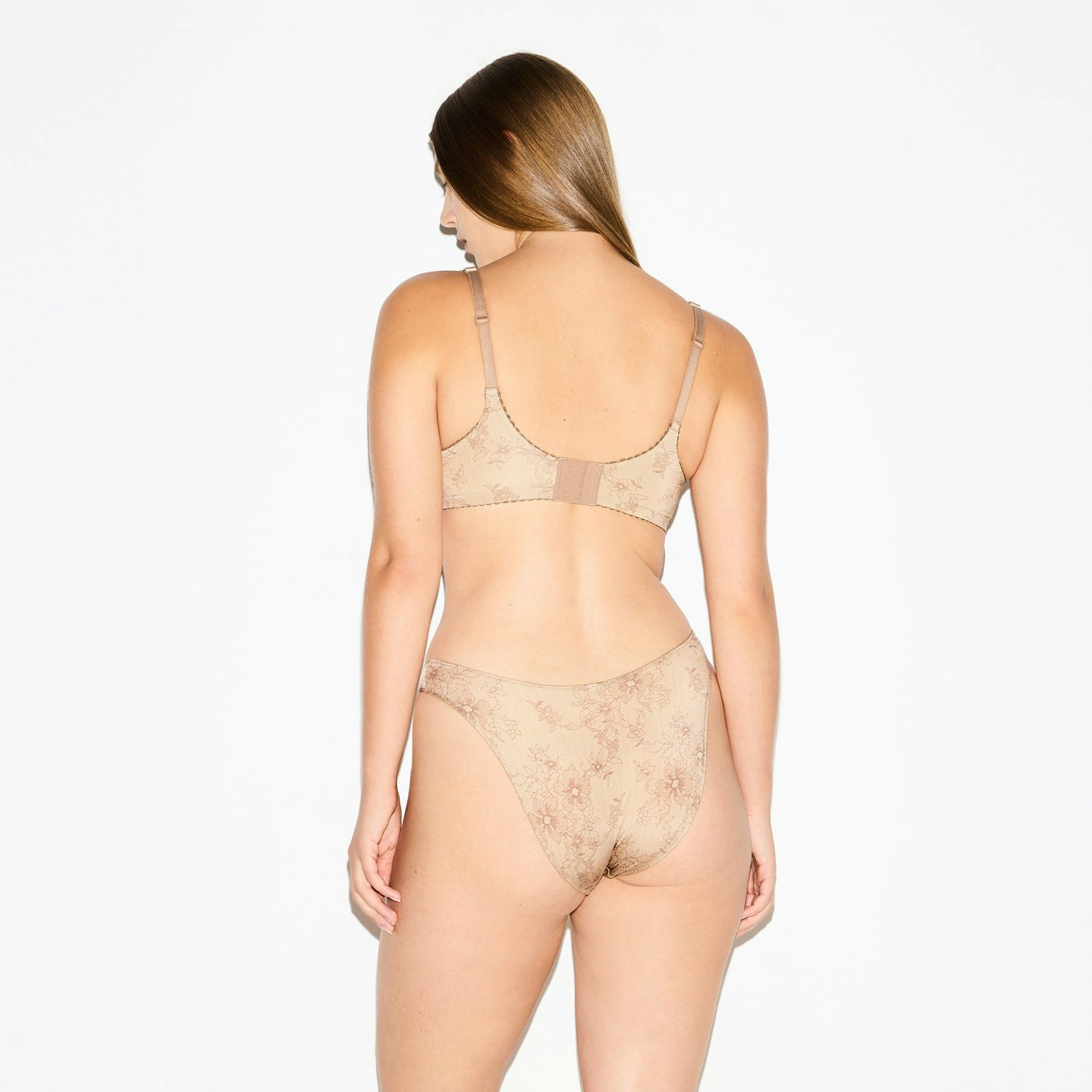 SHINE FOUNDATIONS DIPPED BIKINI | SAND LACE PRINT ON A MODEL SIDE VIEW