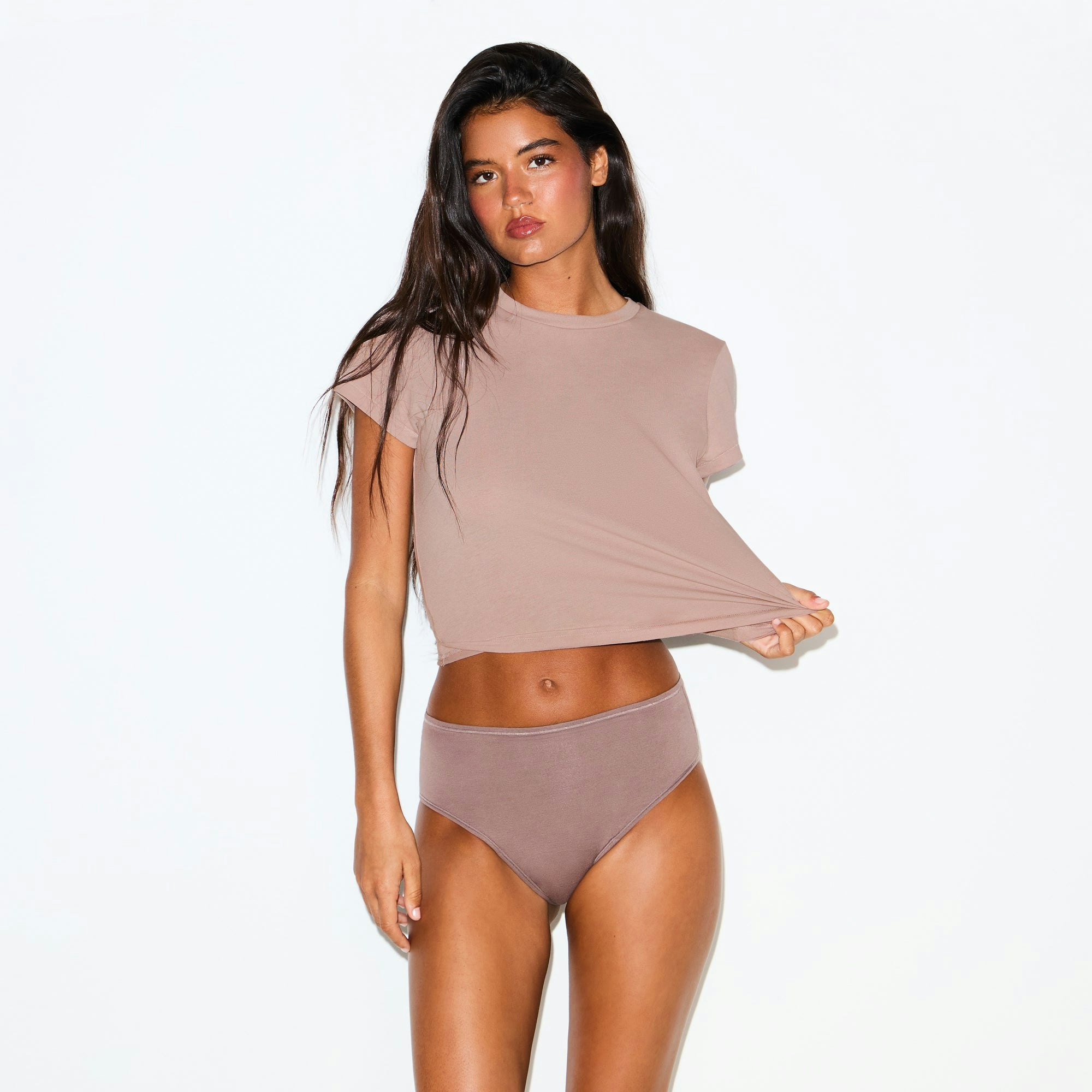 PERIOD PANTIES BRIEF | UMBER ON A MODEL SIDE VIEW @ | FOCUS: 0.0, 1.0, 0.9