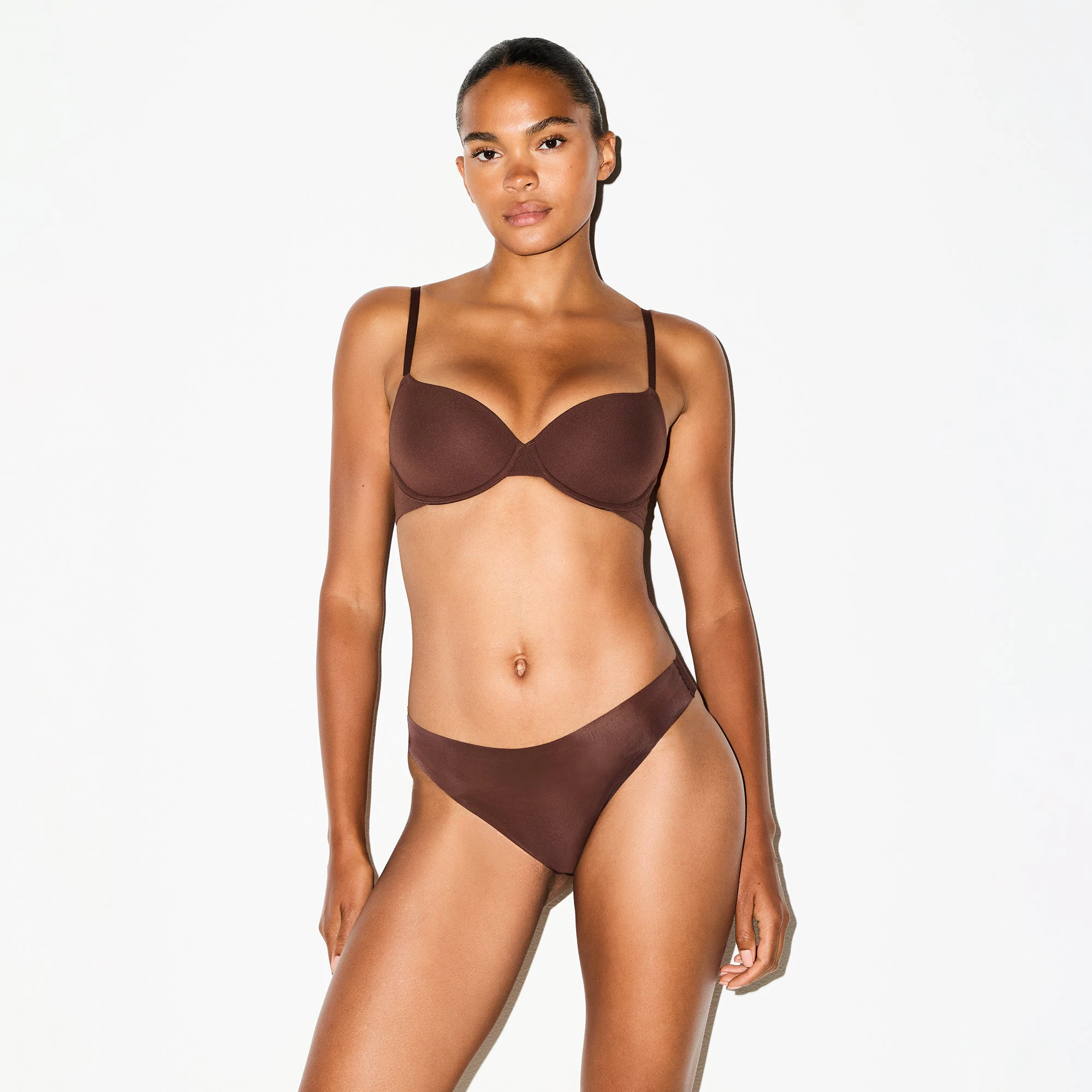 INVISIBLE BIKINI | COCOA ON A MODEL FRONT VIEW @ | FOCUS: 0.0, 1.0, 0.9