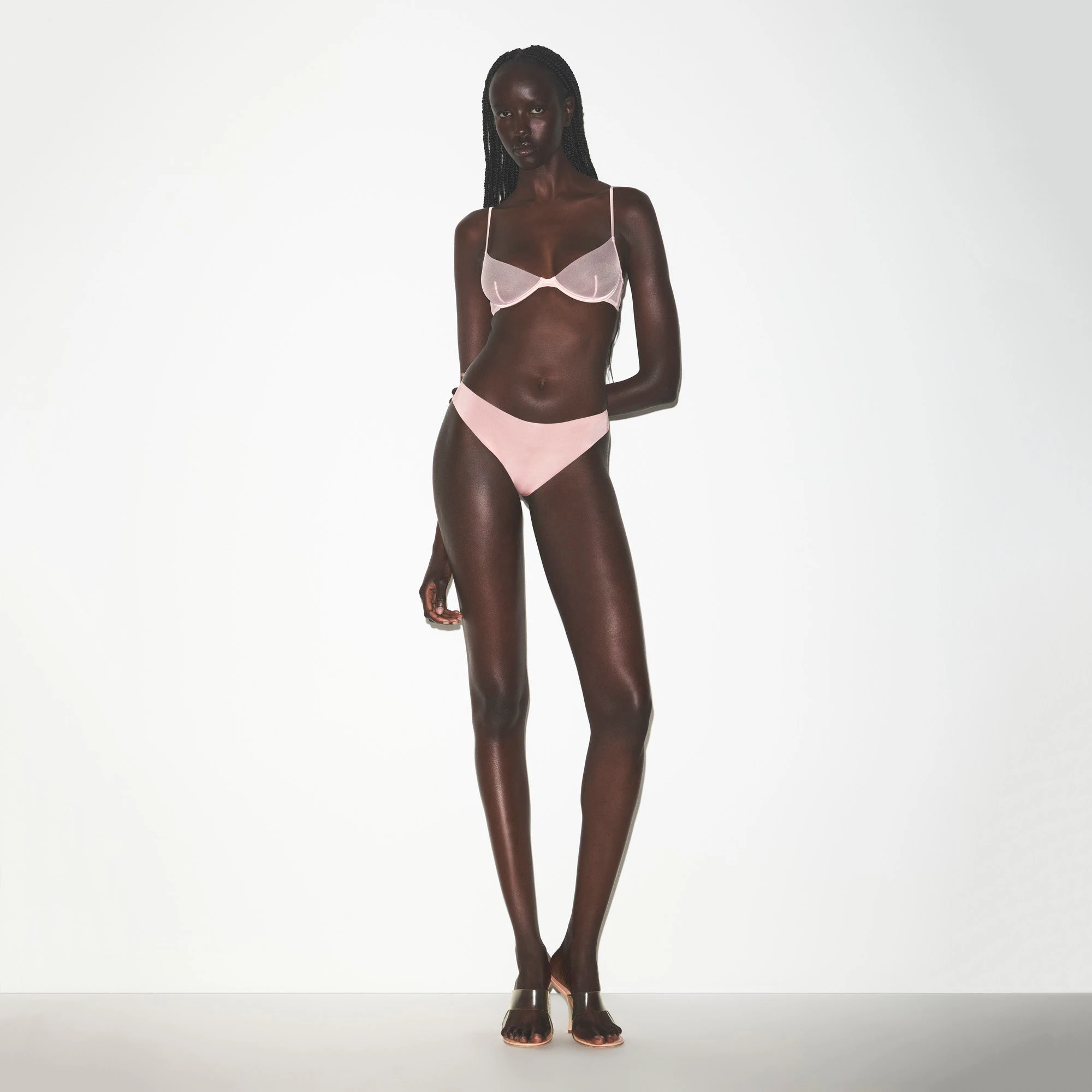 INVISIBLE BIKINI | MORGANITE ON A MODEL FRONT VIEW | FOCUS: 0.0, 1.0, 0.9