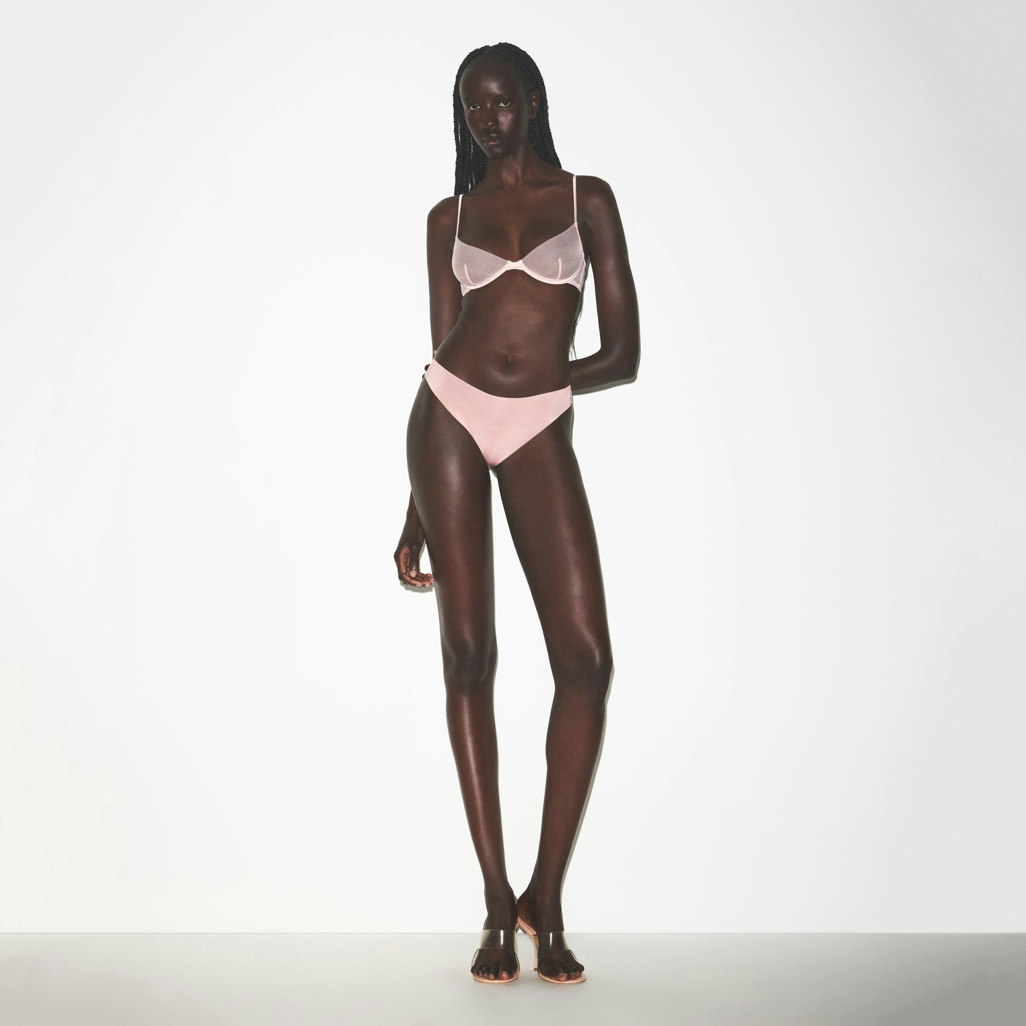 INVISIBLE BIKINI | MORGANITE ON A MODEL FRONT VIEW | FOCUS: 0.0, 1.0, 0.9