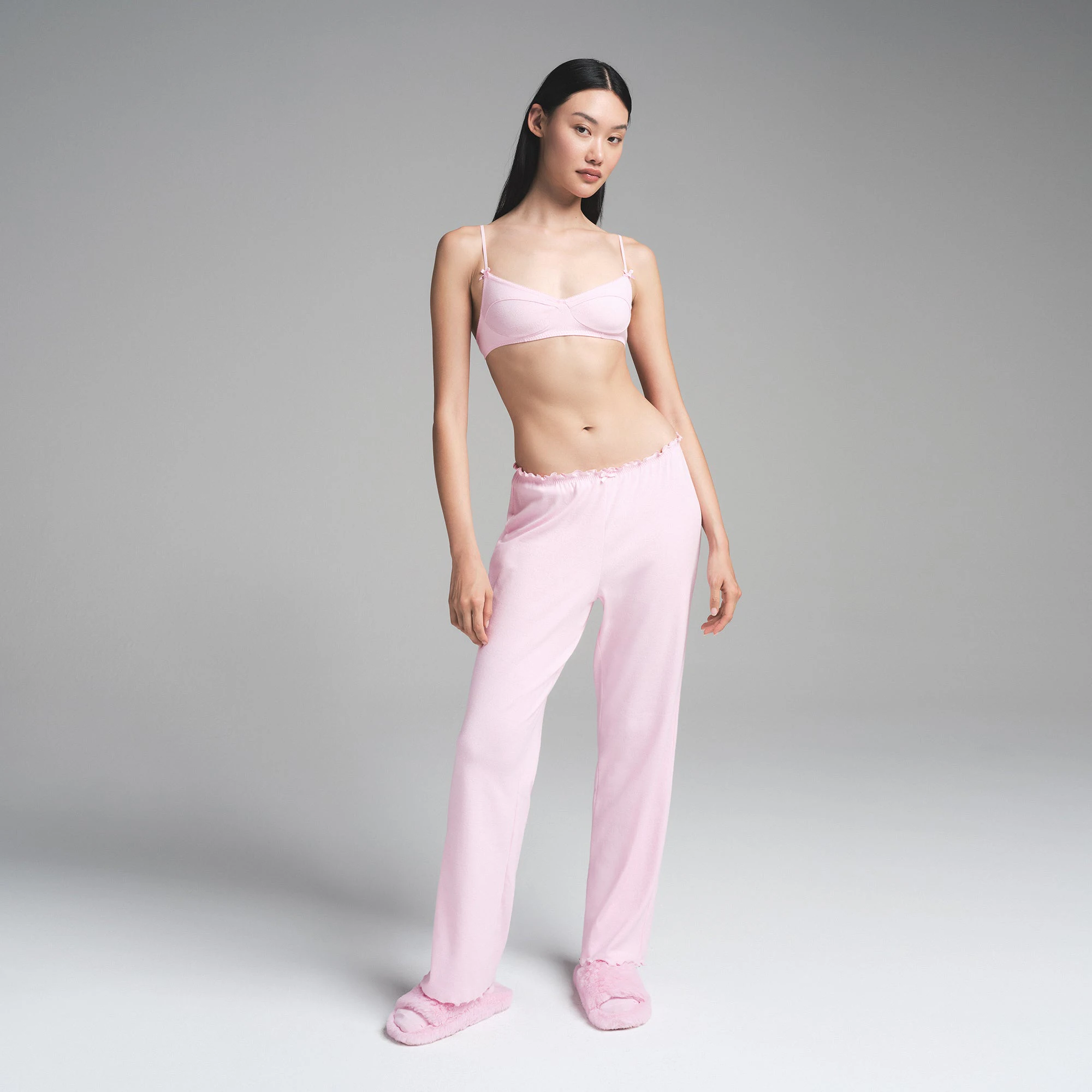 LOGO POINTELLE BRALETTE | CHERRY BLOSSOM ON A MODEL FRONT VIEW | FOCUS: 0.0, 1.0, 0.9