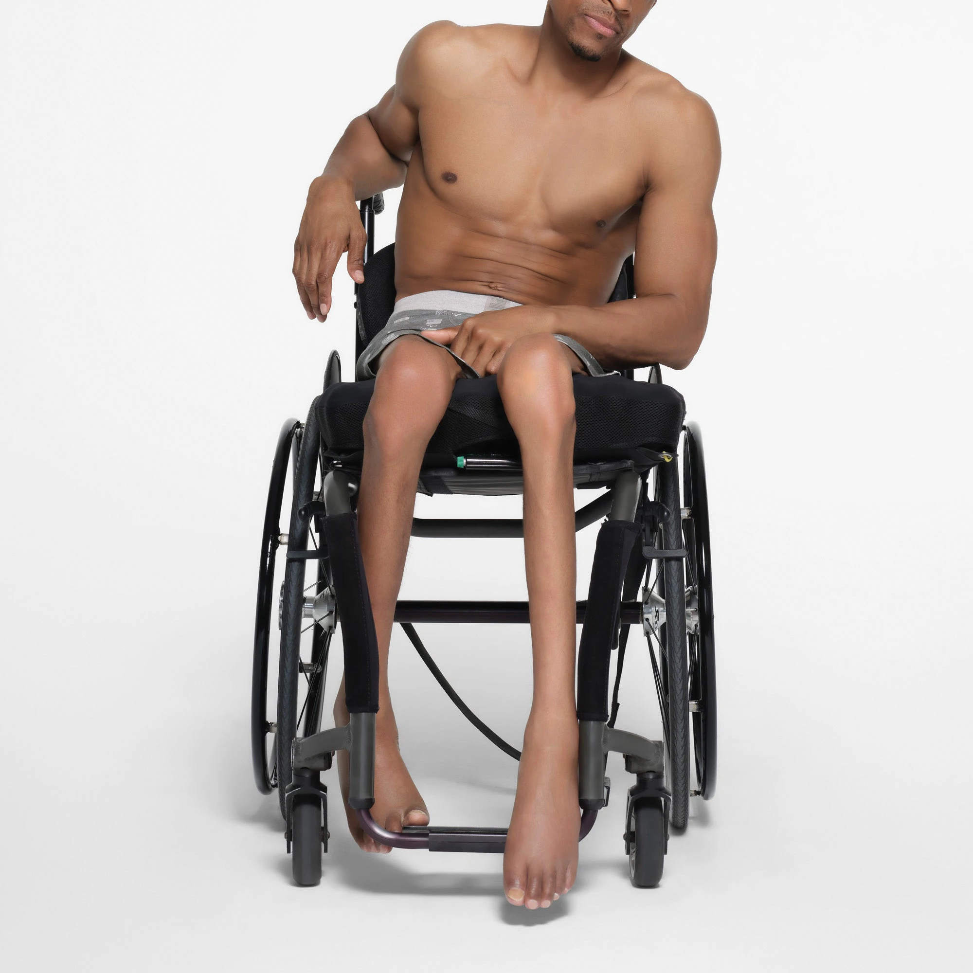 SKIMS FOR TEAM USA SKIMS COTTON MENS PARALYMPIC 5 INCH BOXER BRIEF | HEATHER GREY ON A MODEL FRONT VIEW | FOCUS: 0.1, 1, 0.9