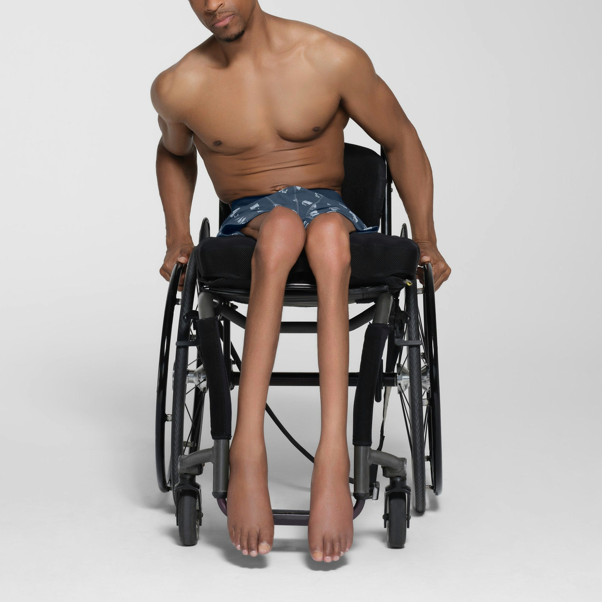 SKIMS FOR TEAM USA SKIMS COTTON MENS PARALYMPIC 5 INCH BOXER BRIEF | NAVY ON A MODEL FRONT VIEW | FOCUS: 0.1, 1, 0.9