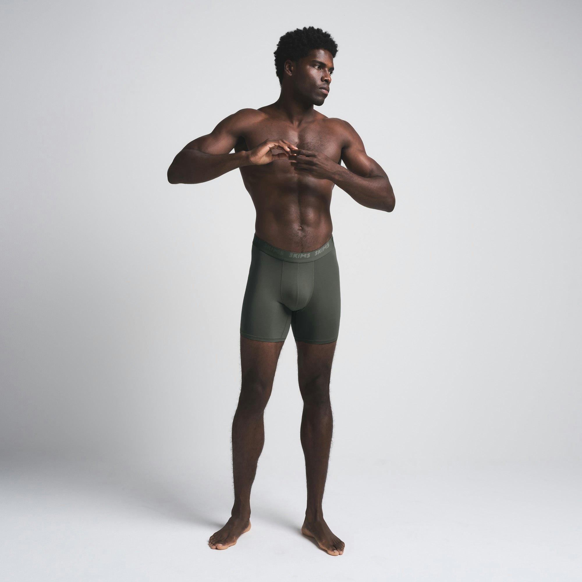 SKIMS STRETCH MENS 5" BOXER BRIEF 3-PACK | CYPRESS MULTI (MENS BOXERS) ON A MODEL FRONT VIEW