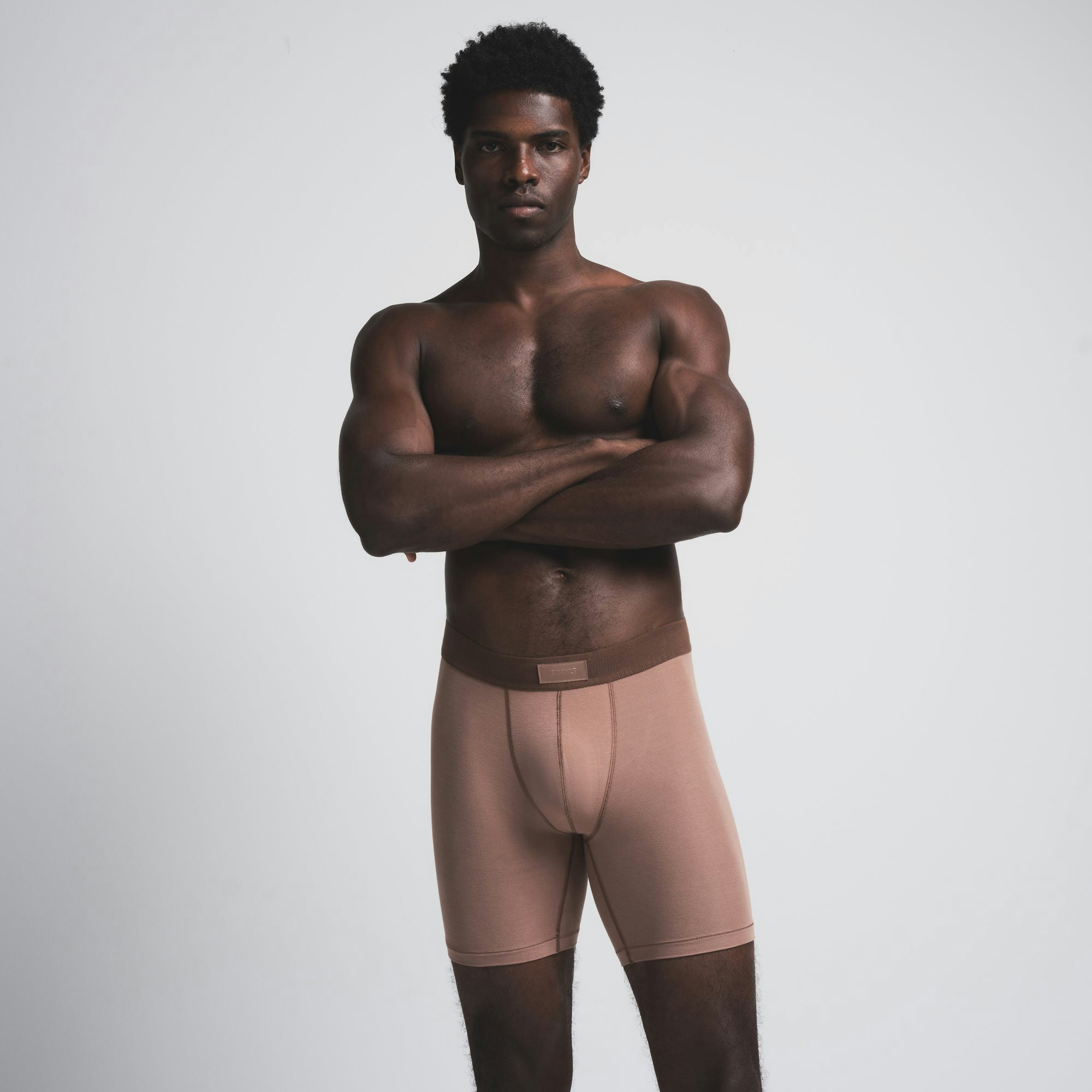 SKIMS COTTON MENS 5" BOXER BRIEF 3-PACK | AGATE MULTI (MENS BOXERS) ON A MODEL FRONT VIEW