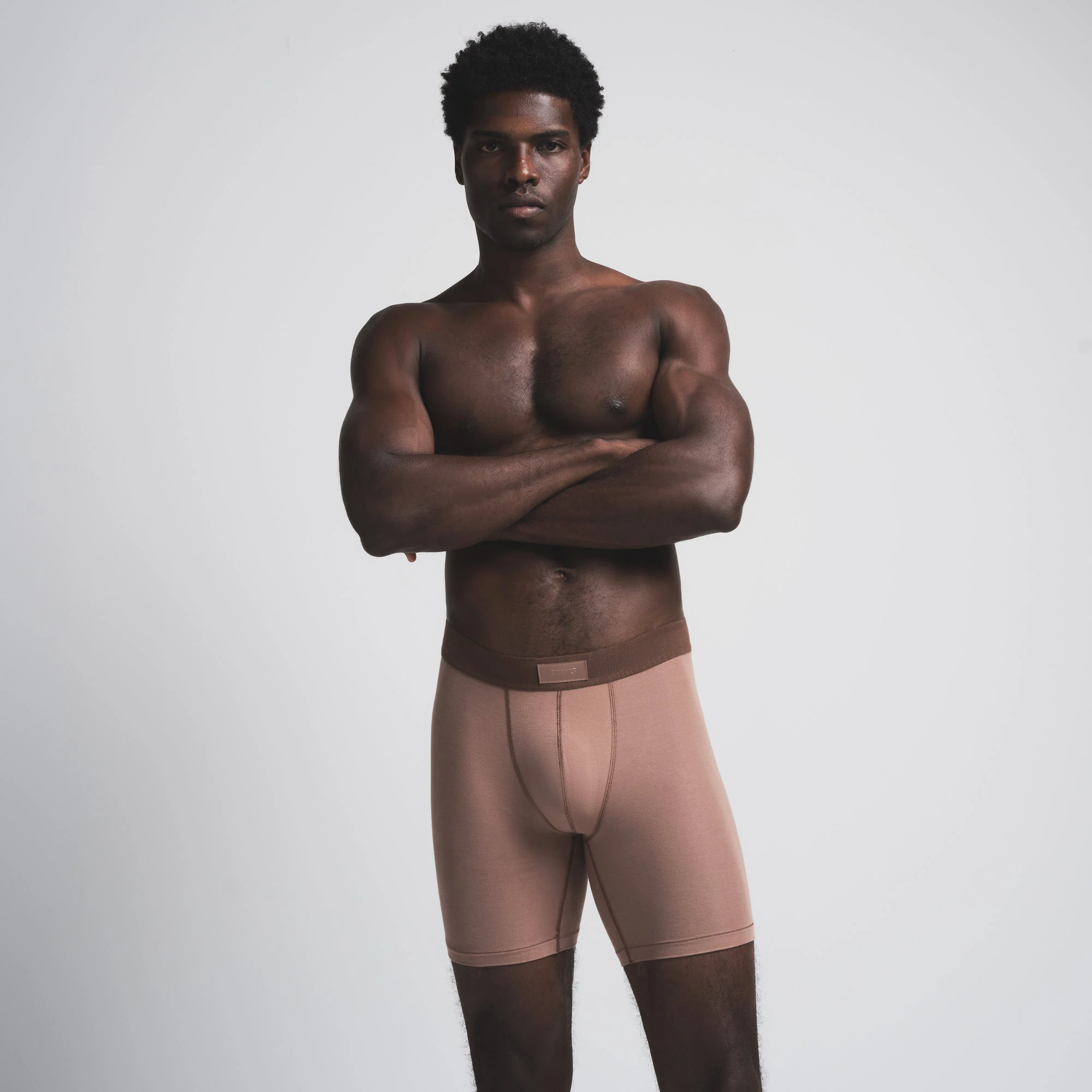 SKIMS COTTON MENS 5" BOXER BRIEF 3-PACK | AGATE MULTI (MENS BOXERS) ON A MODEL FRONT VIEW