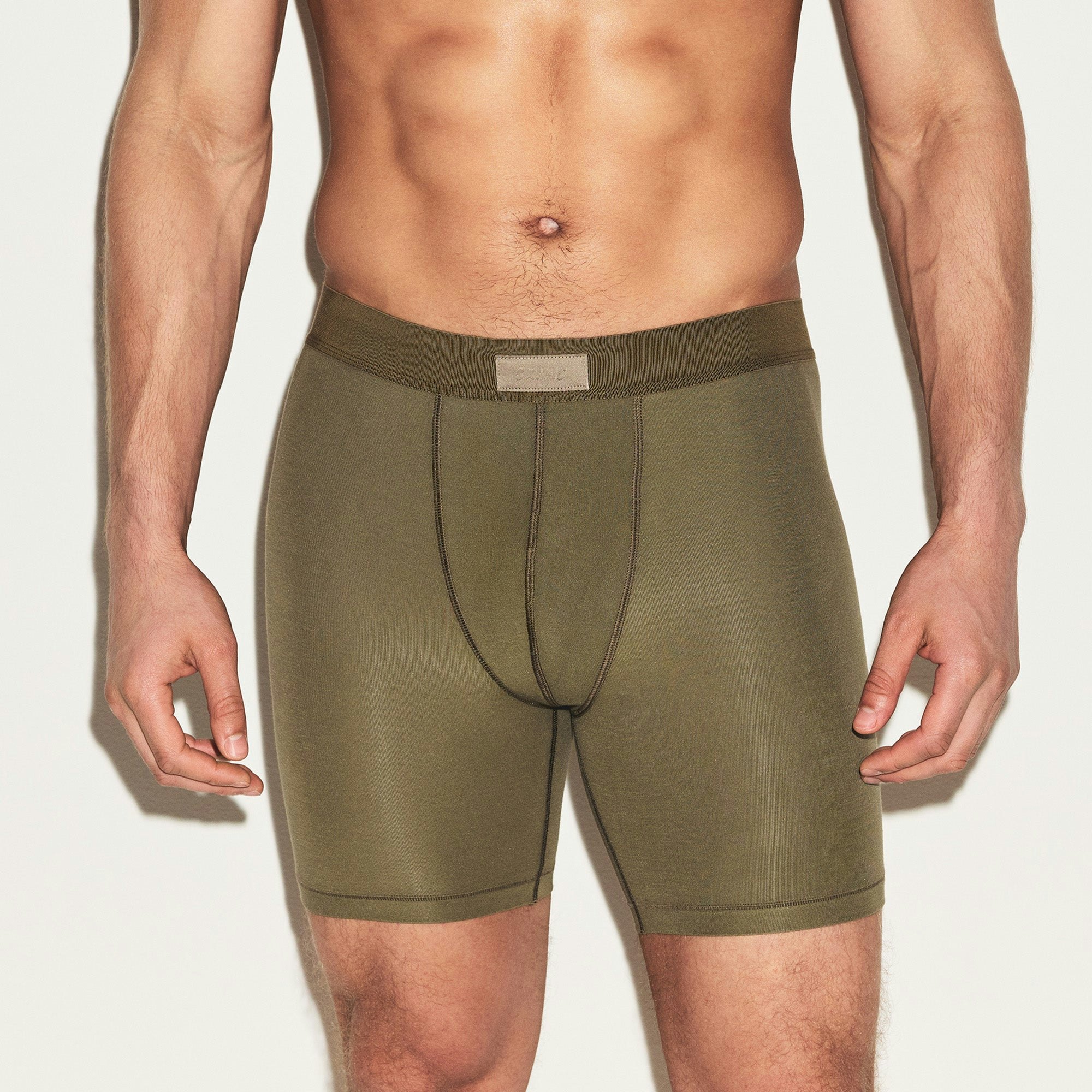 SKIMS COTTON MENS 5 INCH BOXER BRIEF 3-PACK  | ARMY MULTI ON A MODEL FRONT VIEW | FOCUS: 0.0, 1.0, 0.9