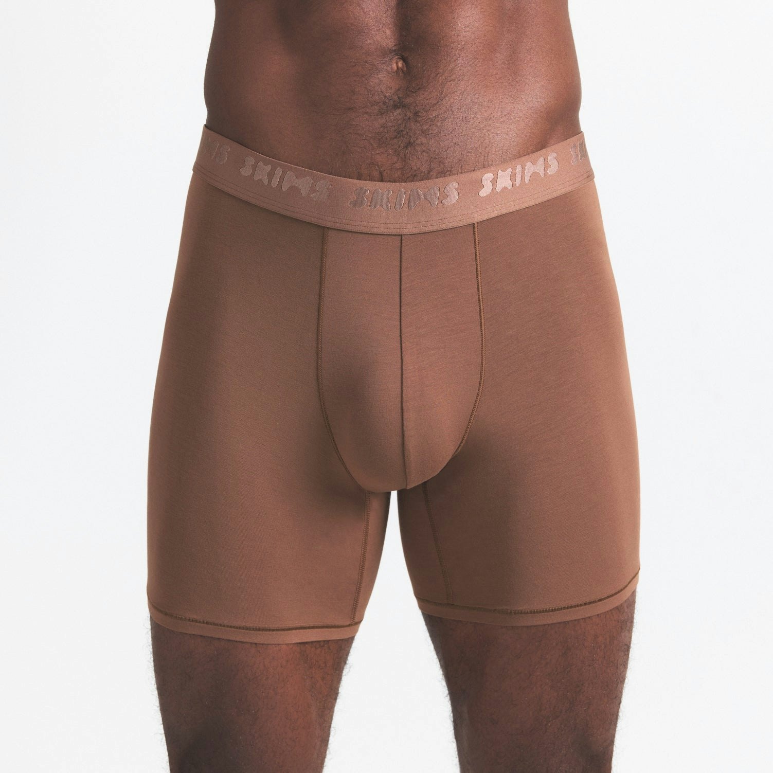 SKIMS STRETCH MENS 5" BOXER BRIEF 5-PACK | WOOD RIO MULTI ON A MODEL SIDE VIEW @ | FOCUS: 0.0, 1.0, 0.9