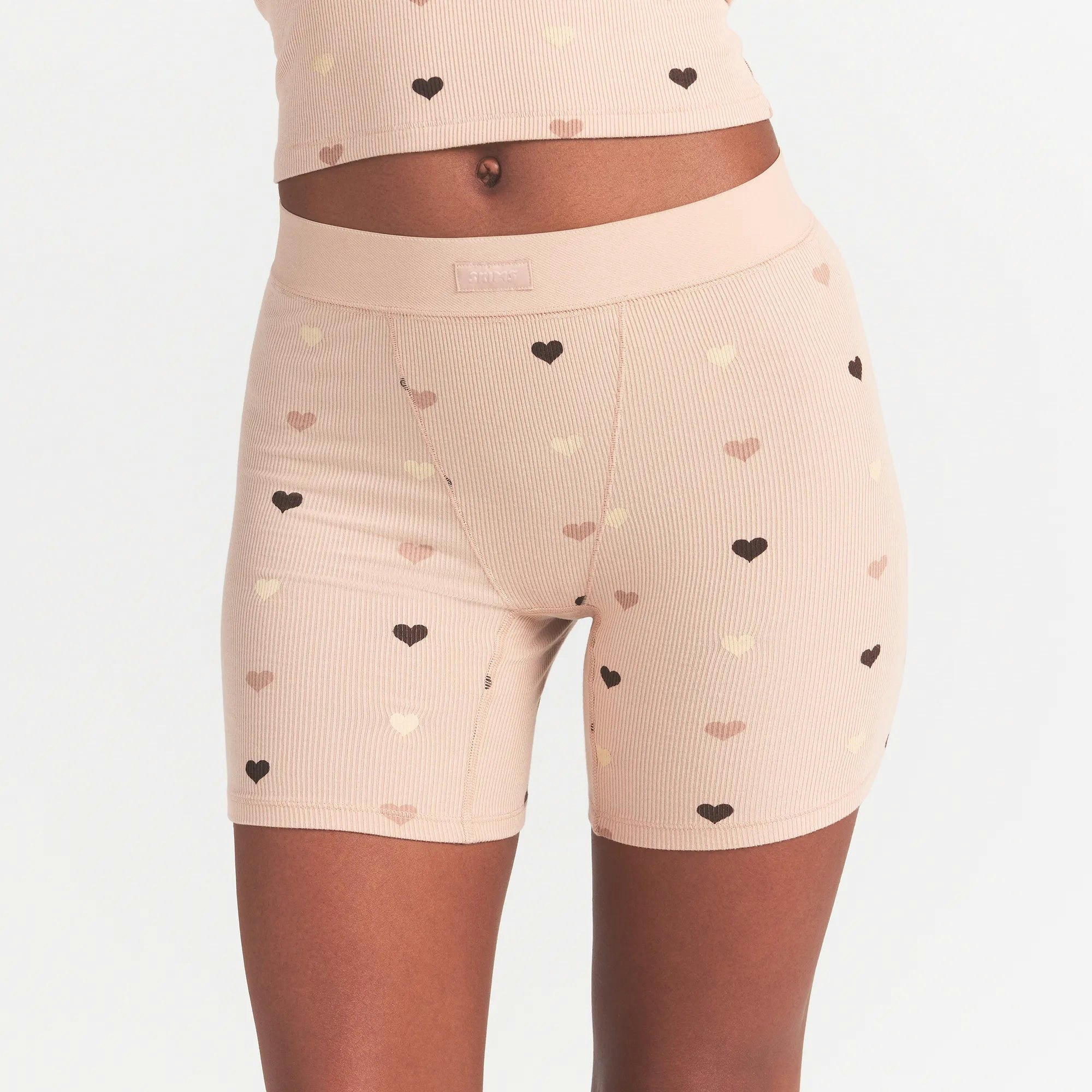 SOFT LOUNGE BOXER | MICA MINI HEART HALFDROP ON A MODEL FRONT VIEW @ | FOCUS: 0.0, 1.0, 0.9