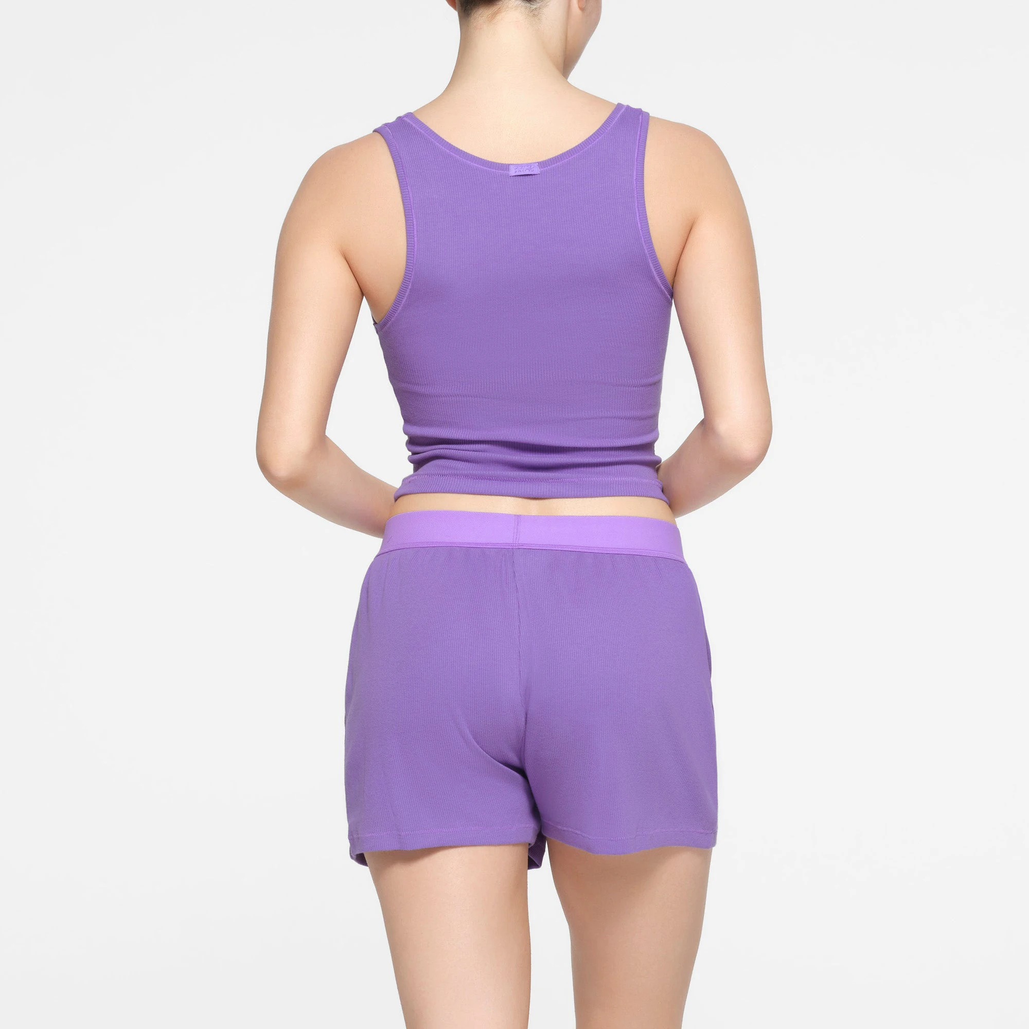 COTTON RIB LOOSE BOXER | ULTRA VIOLET ON A MODEL BACK VIEW