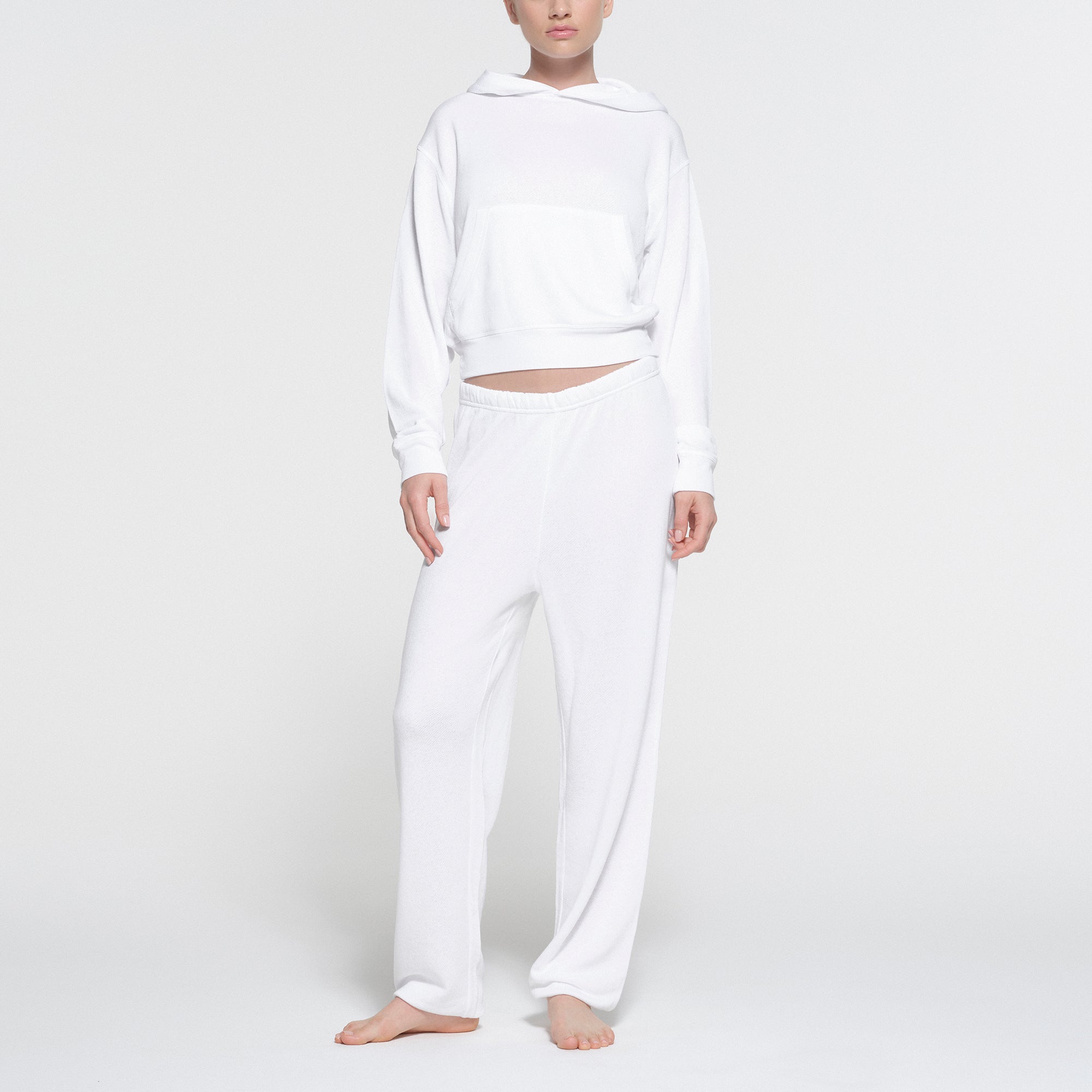 LIGHT FRENCH TERRY JOGGER | SNOW ON A MODEL FRONT VIEW