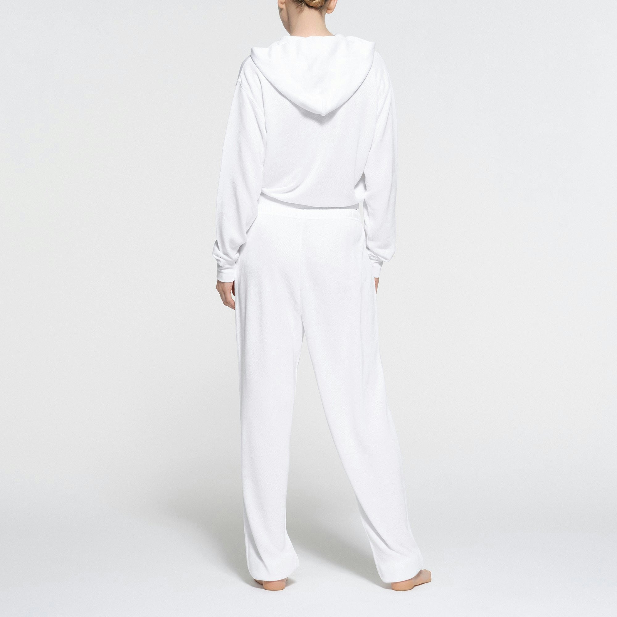 LIGHT FRENCH TERRY JOGGER | SNOW ON A MODEL BACK VIEW