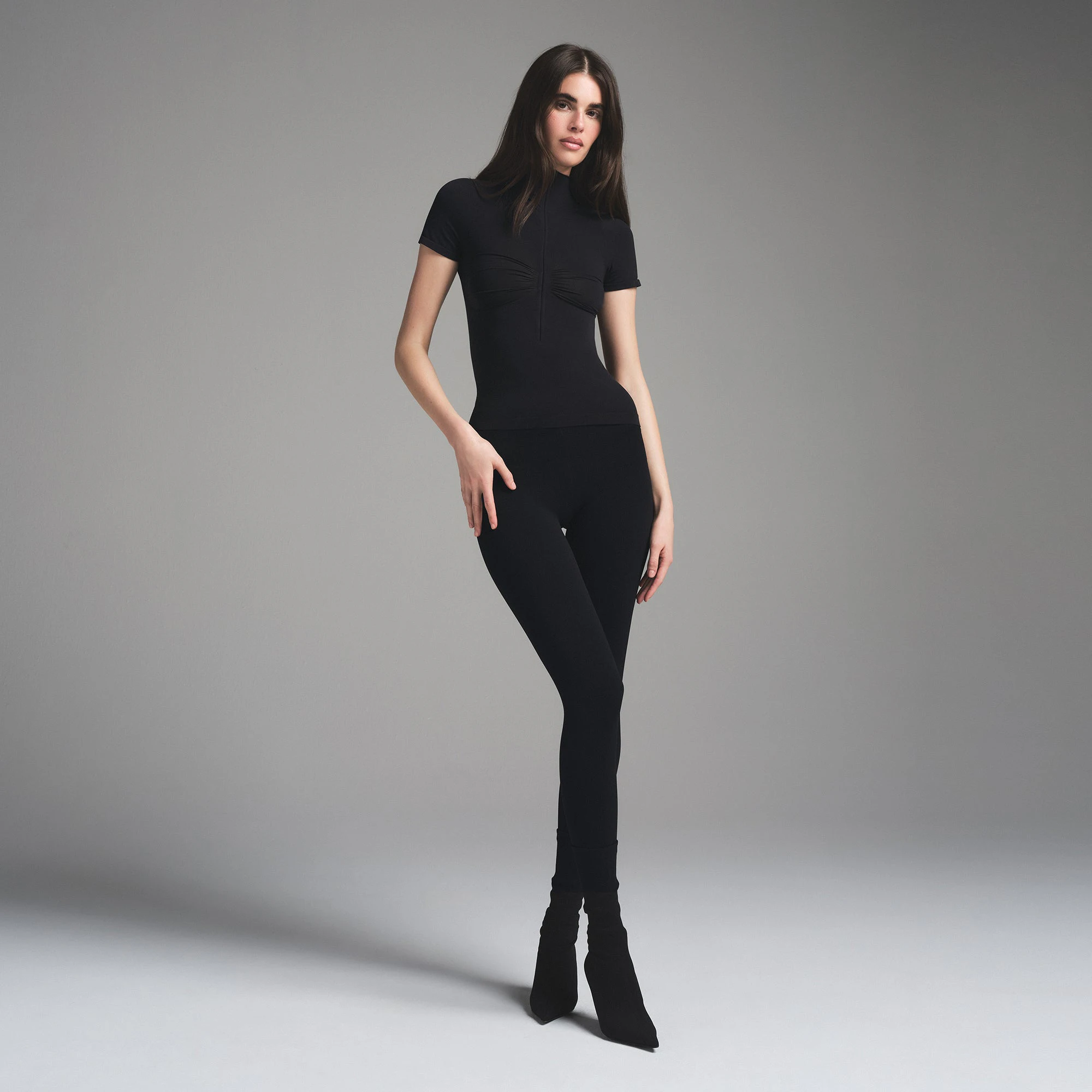 SEAMLESS SCULPT LEGGING | ONYX | FOCUS: 0.0, 1.0, 0.9