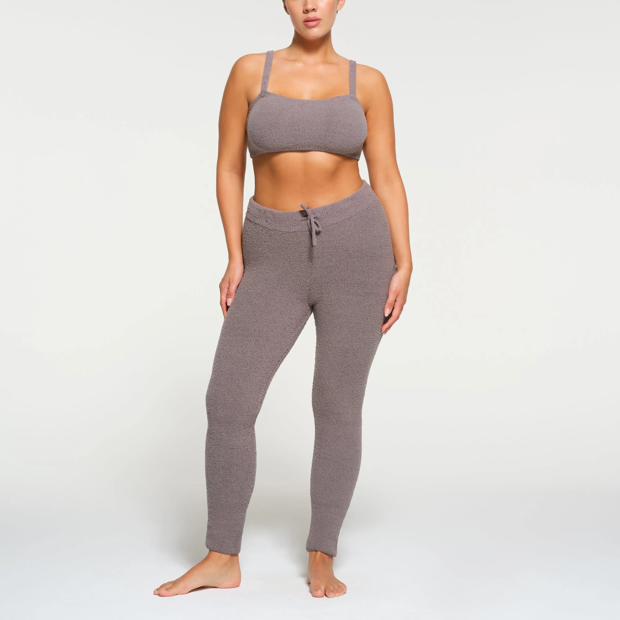 COZY KNIT LEGGING | GREY CHALK ON A MODEL FRONT VIEW