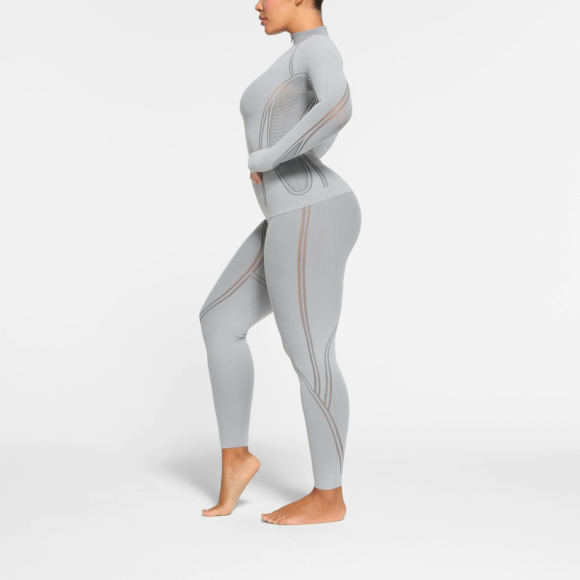 SKIMS FIRST LAYERS LEGGING | MIRROR ON A MODEL SIDE VIEW