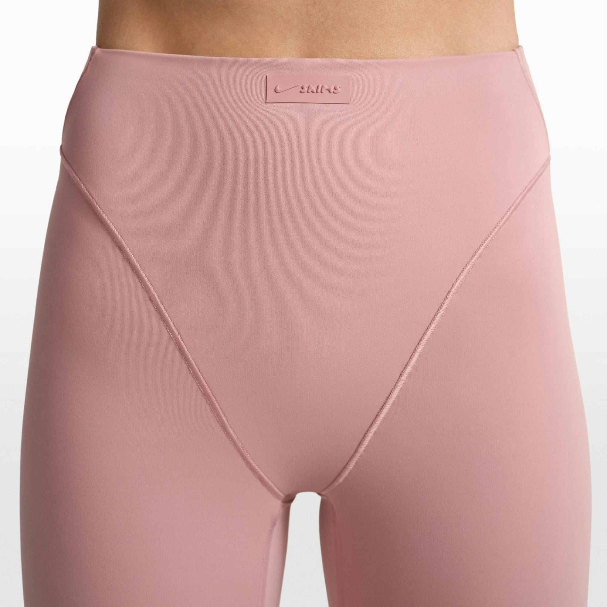 NikeSKIMS MATTE V-LINE 26" LEGGING | HIMALAYAN ON A MODEL FRONT VIEW @ | FOCUS: 0.0, 1.0, 0.9