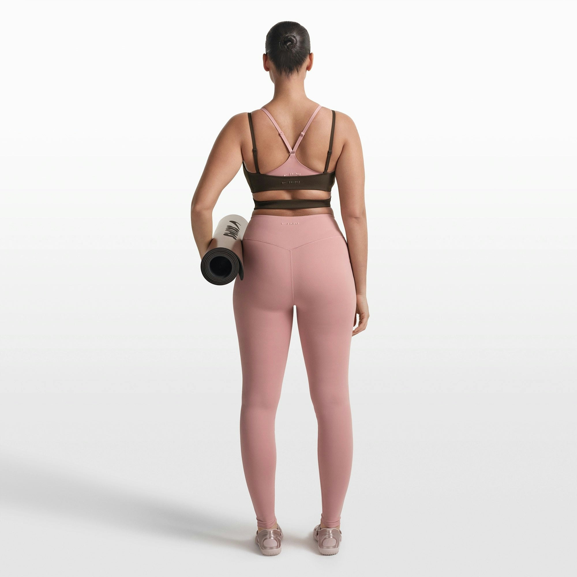 NikeSKIMS MATTE 29" LEGGING | HIMALAYAN ON A MODEL FRONT VIEW @ | FOCUS: 0.0, 1.0, 0.9